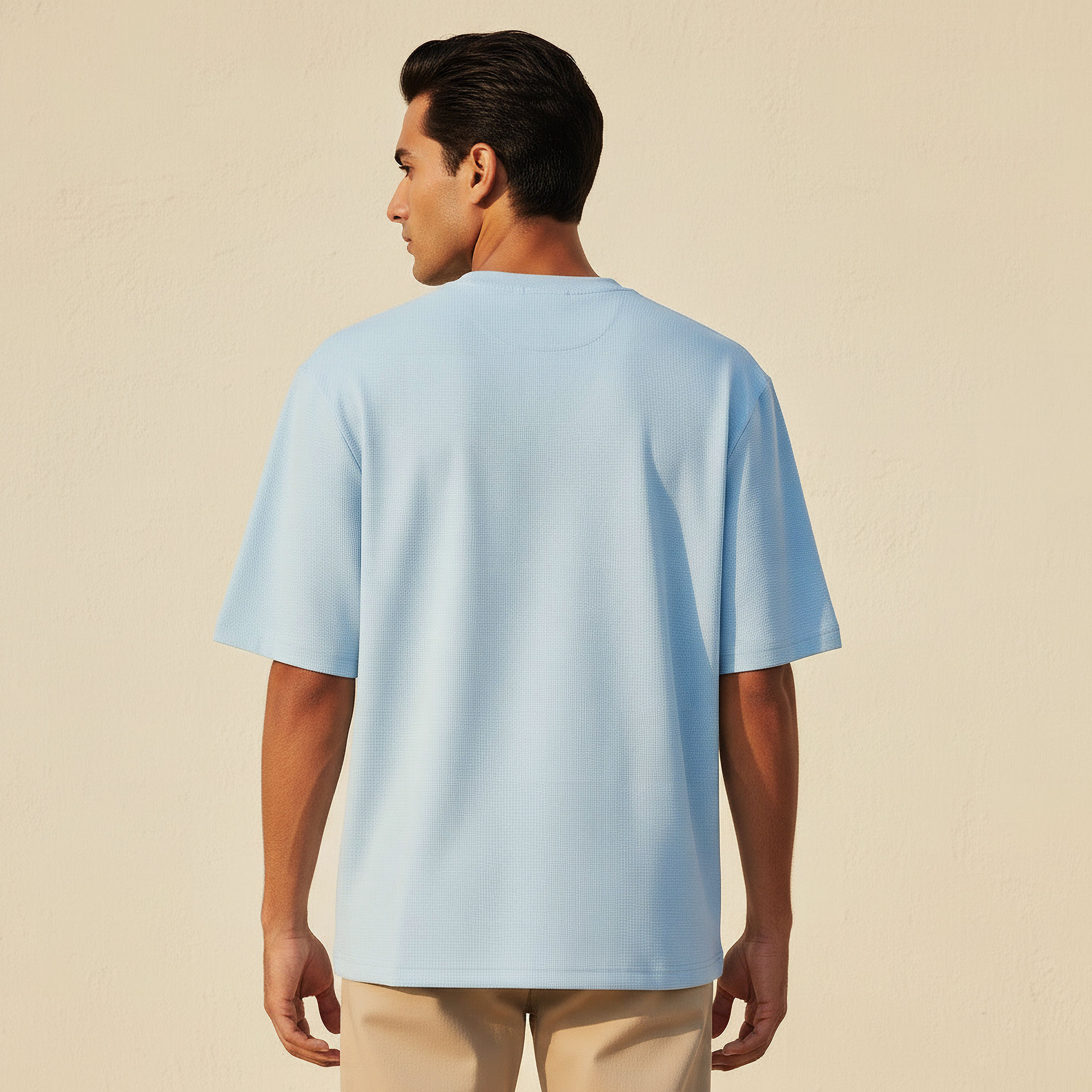 تيشيرت بقصة مريحة بياقة مستديرة وأكمام قصيرة بارز الملمس للرجال-men-clothing-tshirtsandpolos-tshirts-image-4