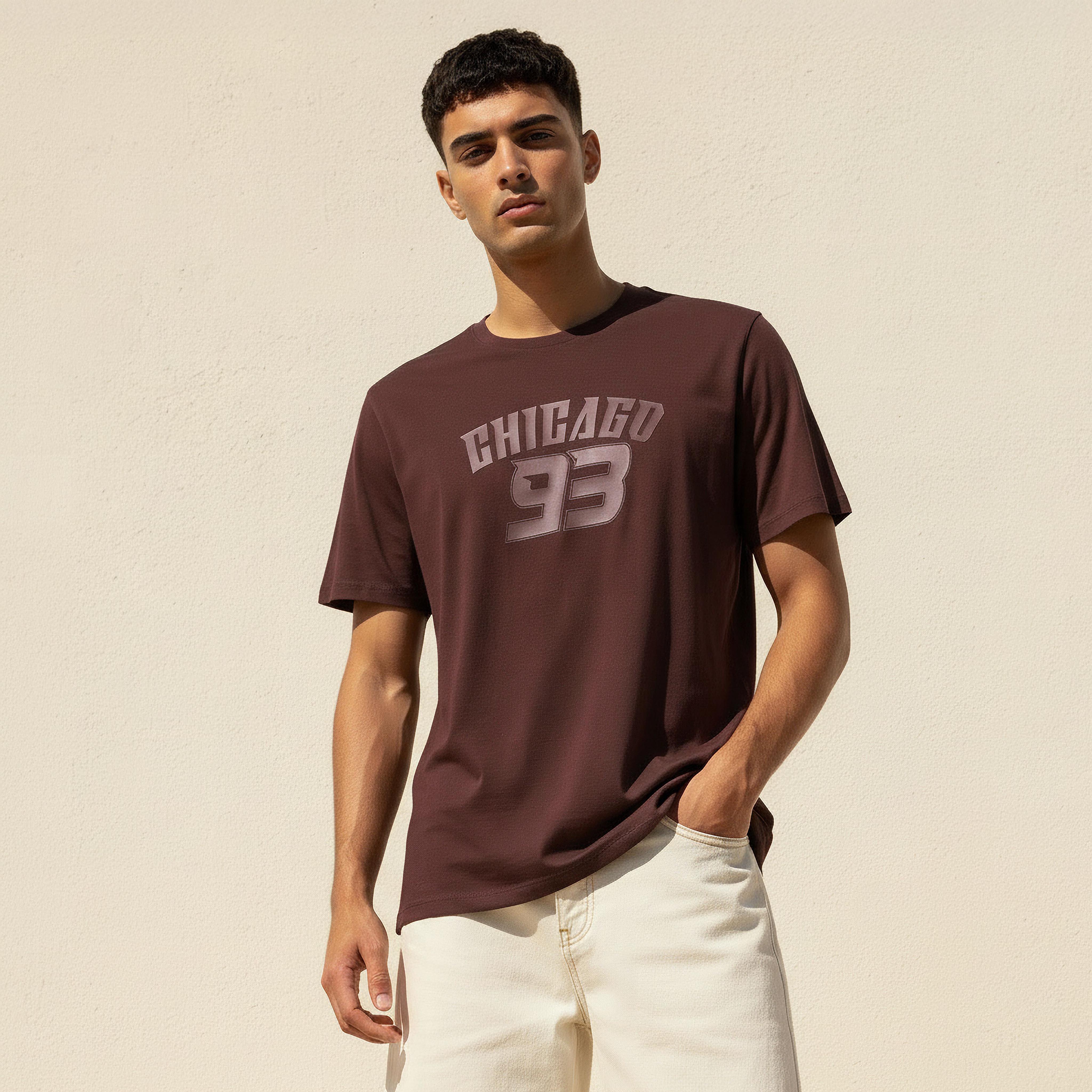 تيشيرت برقبة ضيقة وأكمام قصيرة وطبعات للرجال-men-clothing-tshirtsandpolos-tshirts-image-1