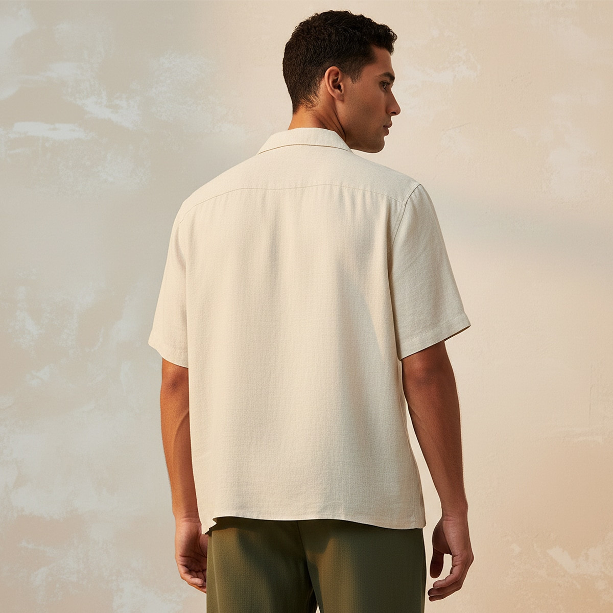 قميص مزيج الكتان بقصة عادية وياقة كامب من سبلاش بيسك-men-clothing-shirts-image-4