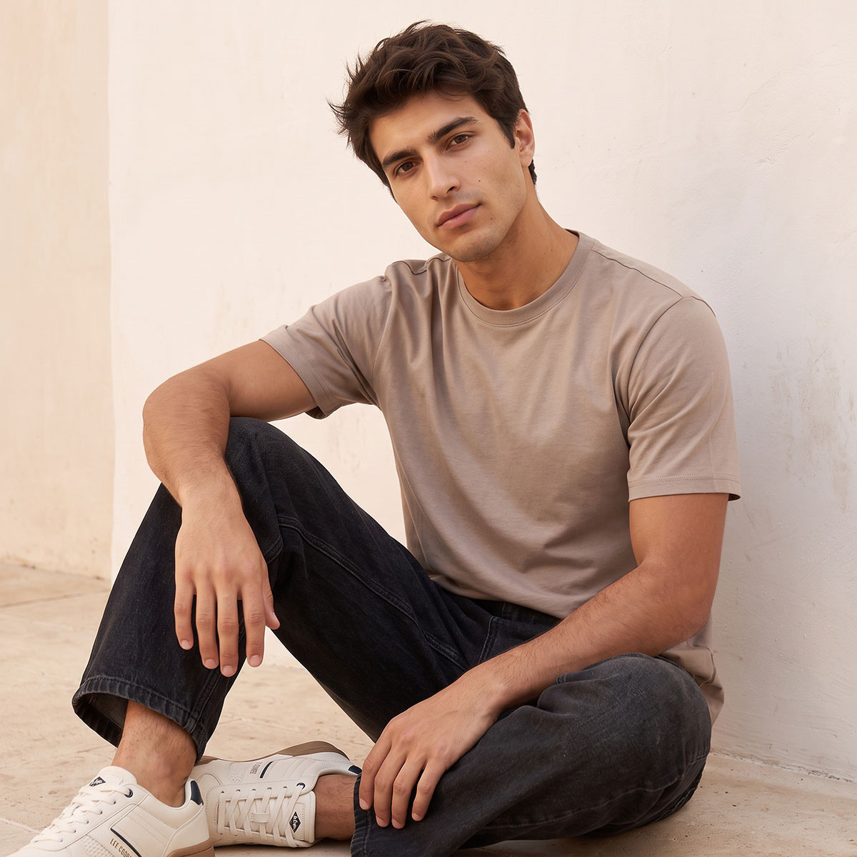 تيشيرت بياقة ضيقة وقصة مريحة وأكمام قصيرة من سبلاش بيزك-men-clothing-tshirtsandpolos-tshirts-image-6