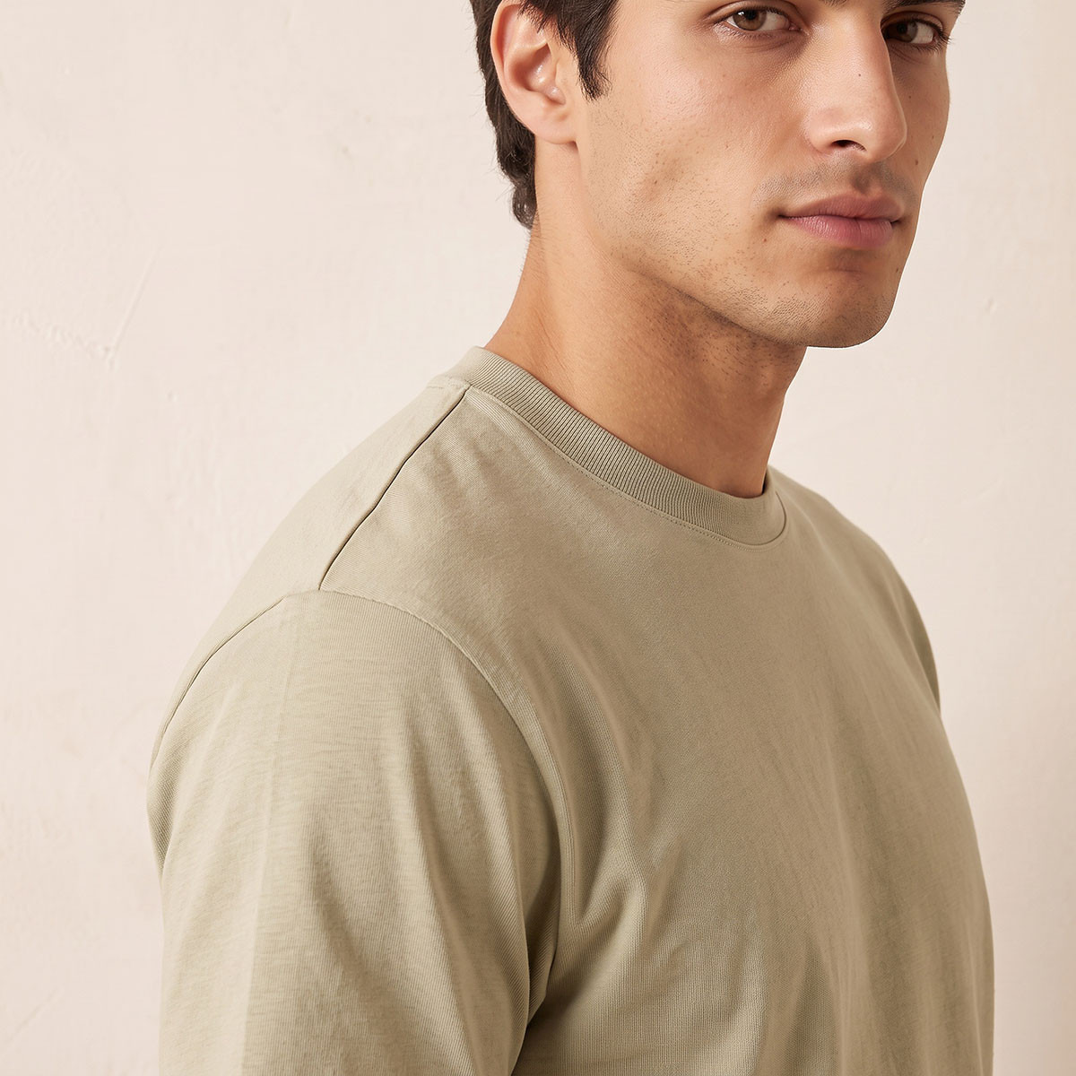 تيشيرت بياقة ضيقة وقصة مريحة وأكمام قصيرة من سبلاش بيزك-men-clothing-tshirtsandpolos-tshirts-image-4