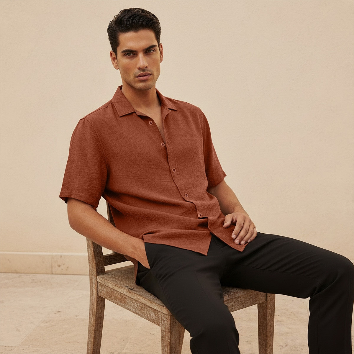 قميص بارز الملمس بقصة عادية وياقة وأكمام قصيرة من سبلاش بيسك-men-clothing-shirts-image-5