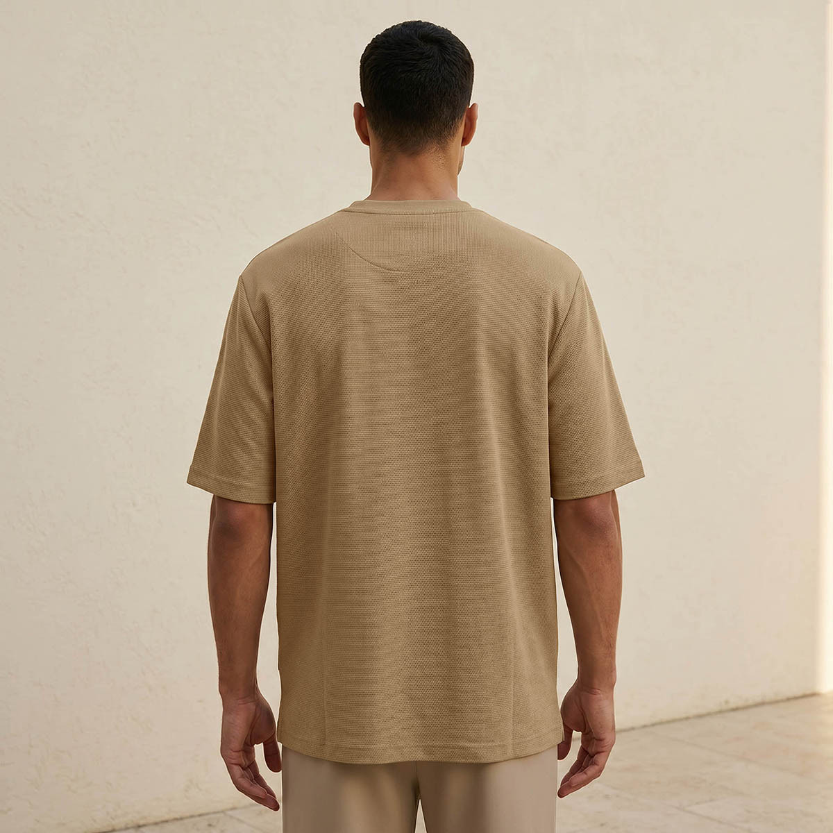 تيشيرت بارز الملمس بقصّة سليم وياقة ضيقة وأكمام قصيرة للرجال-men-clothing-tshirtsandpolos-tshirts-image-4