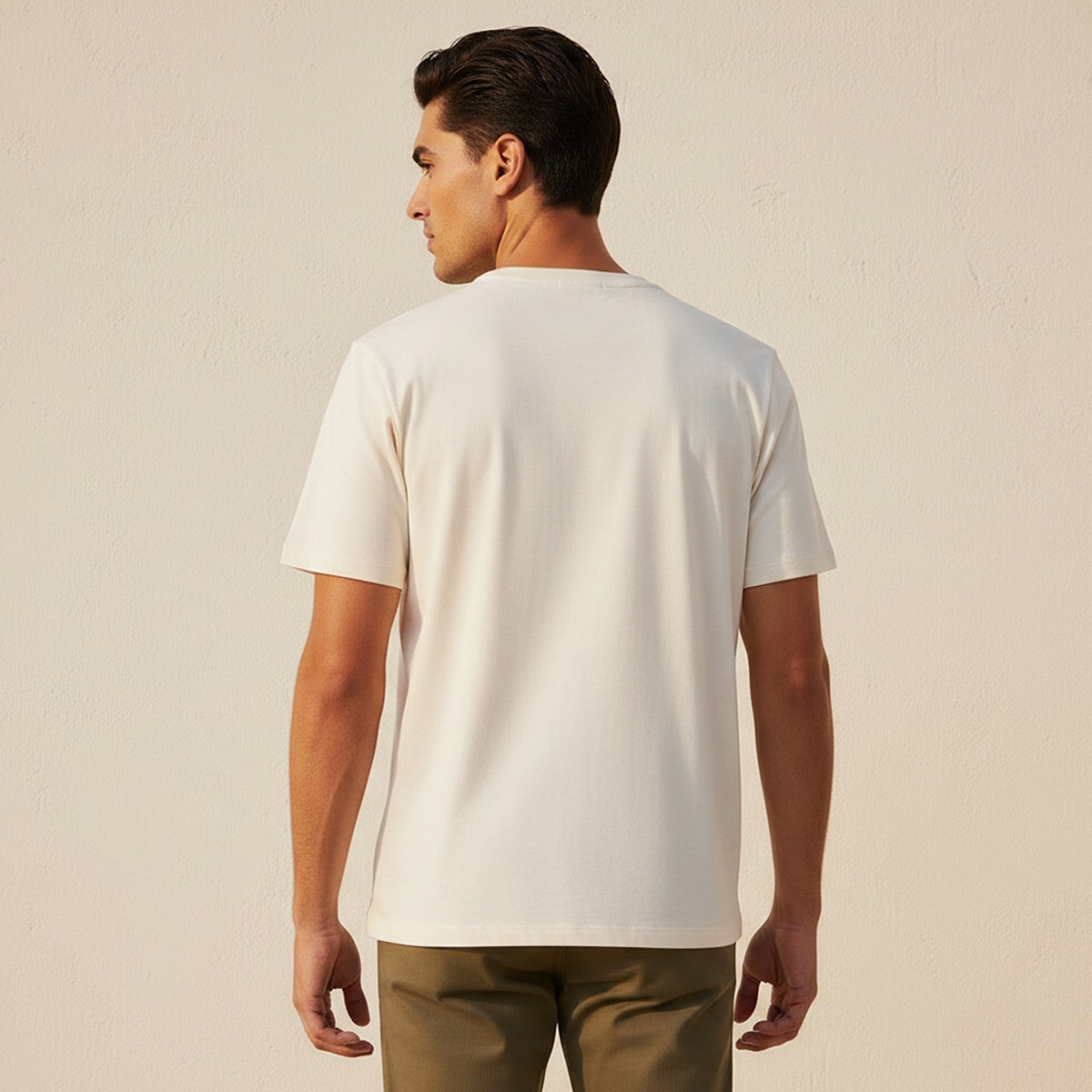 تيشيرت بقصّة مريحة وياقة ضيقة وأكمام قصيرة للرجال-men-clothing-tshirtsandpolos-tshirts-image-4