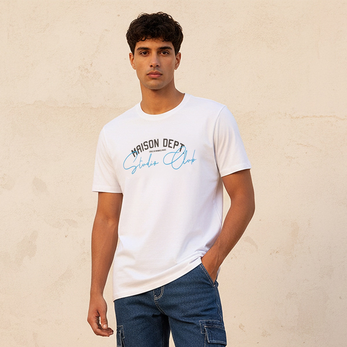 تيشيرت بقصة سليم وياقة ضيقة وأكمام قصيرة وطبعات من سبلاش بيسكس-men-clothing-tshirtsandpolos-tshirts-image-1