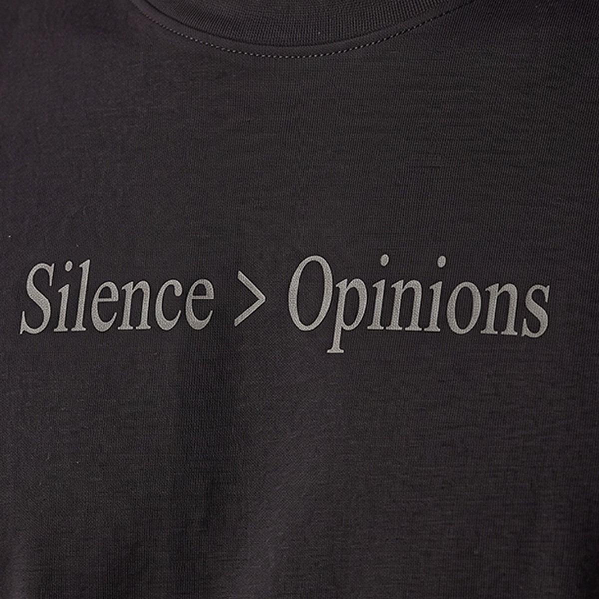 تيشيرت بياقة وقصة ضيقة وطبعات شعار وأكمام قصيرة من سبلاش بيزك-men-clothing-tshirtsandpolos-tshirts-image-5