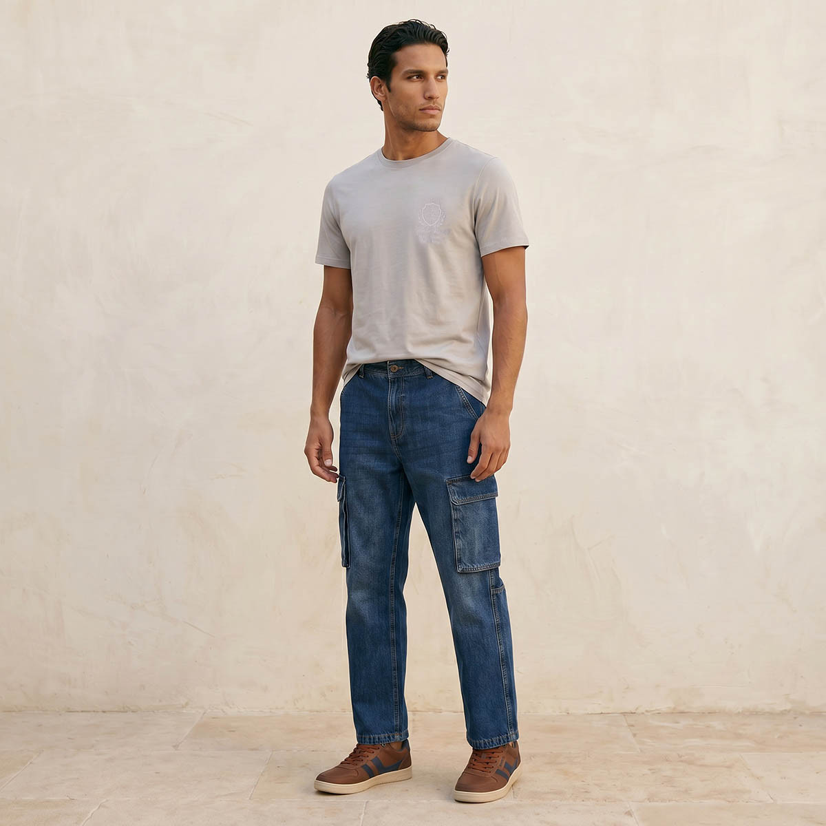 تيشيرت بقصة ضيقة وياقة ضيقة وطبعات من أساسيات سبلاش-men-clothing-tshirtsandpolos-tshirts-image-3
