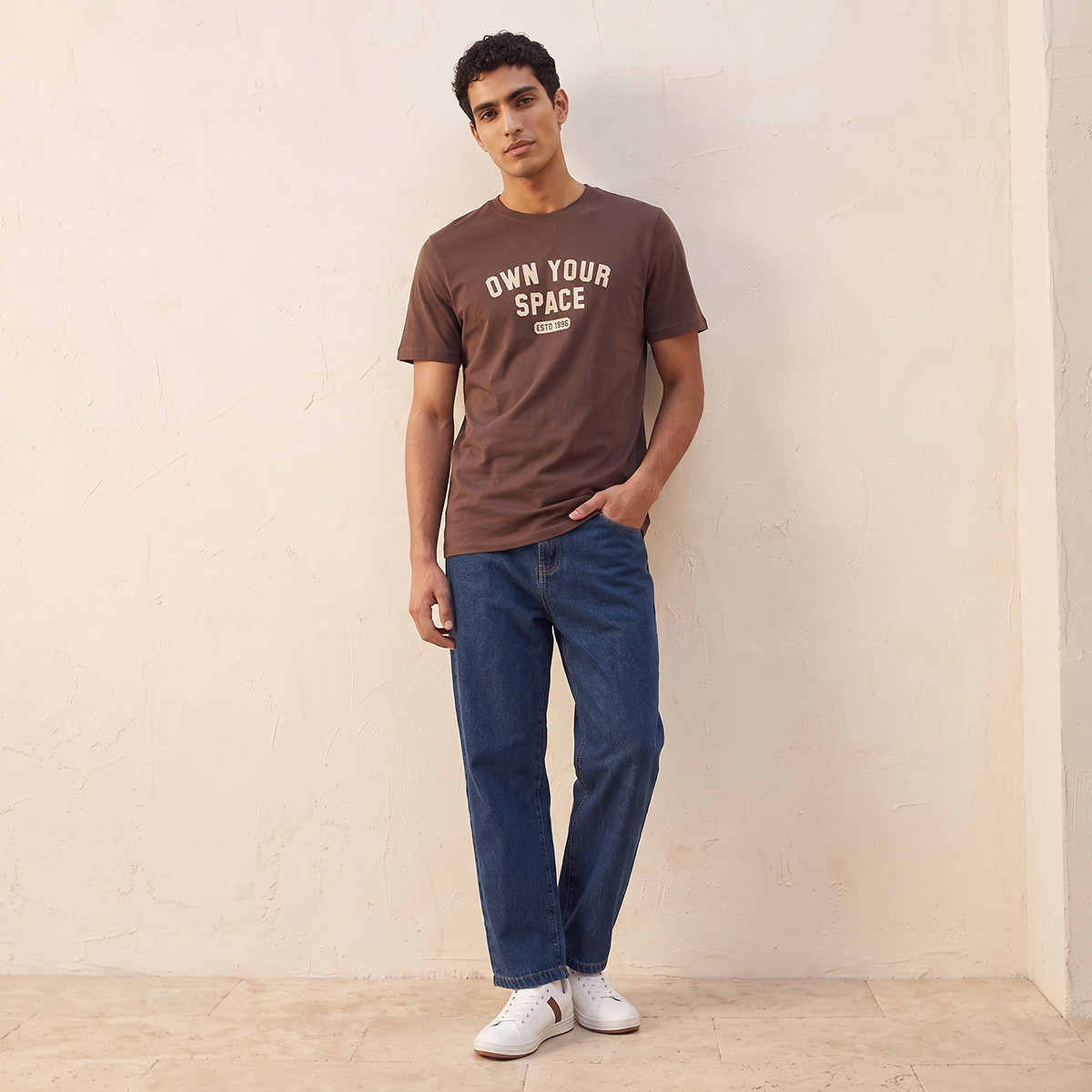 تيشيرت قطن بقصة مستقيمة وياقة دائرية وطبعات من سبلاش-men-clothing-tshirtsandpolos-tshirts-image-2