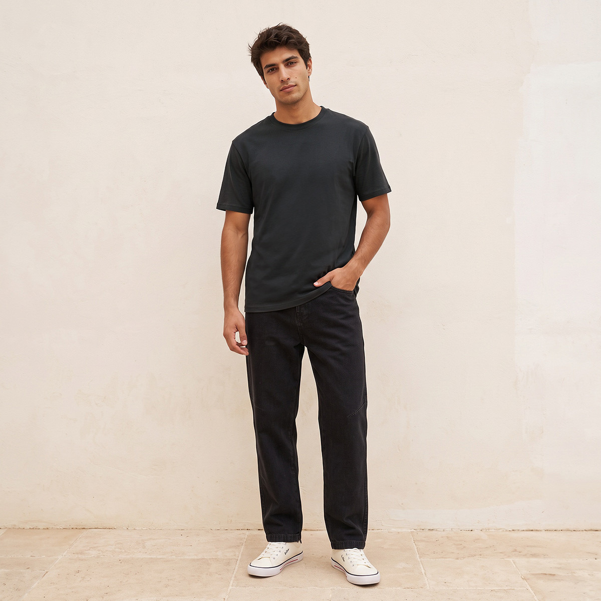 تيشيرت بقصة مريحة وياقة ضيقة من سبلاش بيزكس-men-clothing-tshirtsandpolos-tshirts-image-2