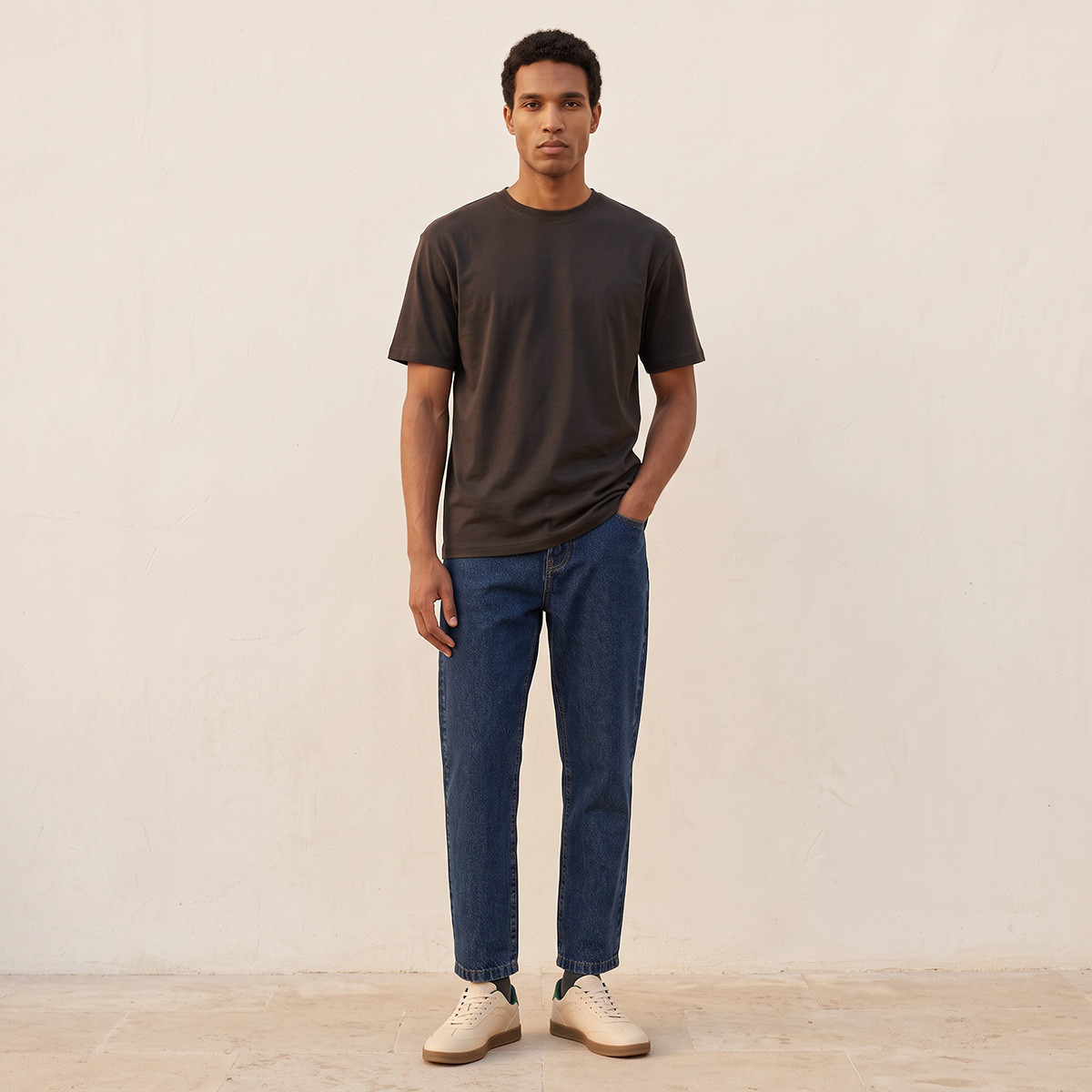 تيشيرت بقصة مريحة وياقة ضيقة من سبلاش بيزكس-men-clothing-tshirtsandpolos-tshirts-image-2