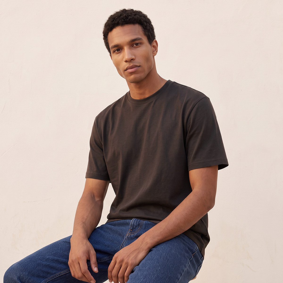 تيشيرت بقصة مريحة وياقة ضيقة من سبلاش بيزكس-men-clothing-tshirtsandpolos-tshirts-image-5