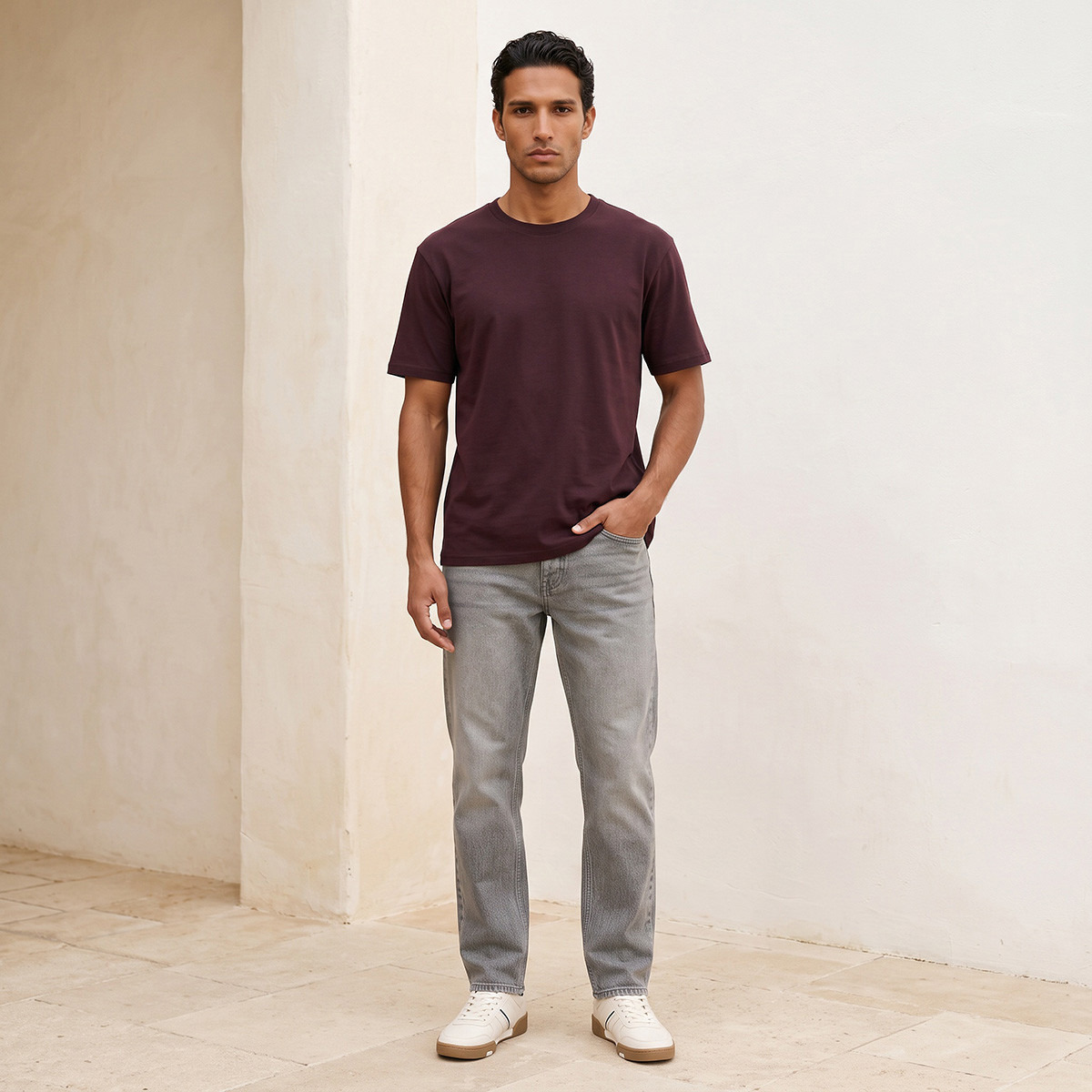 تيشيرت بقصة مريحة وياقة ضيقة من سبلاش بيزكس-men-clothing-tshirtsandpolos-tshirts-image-2