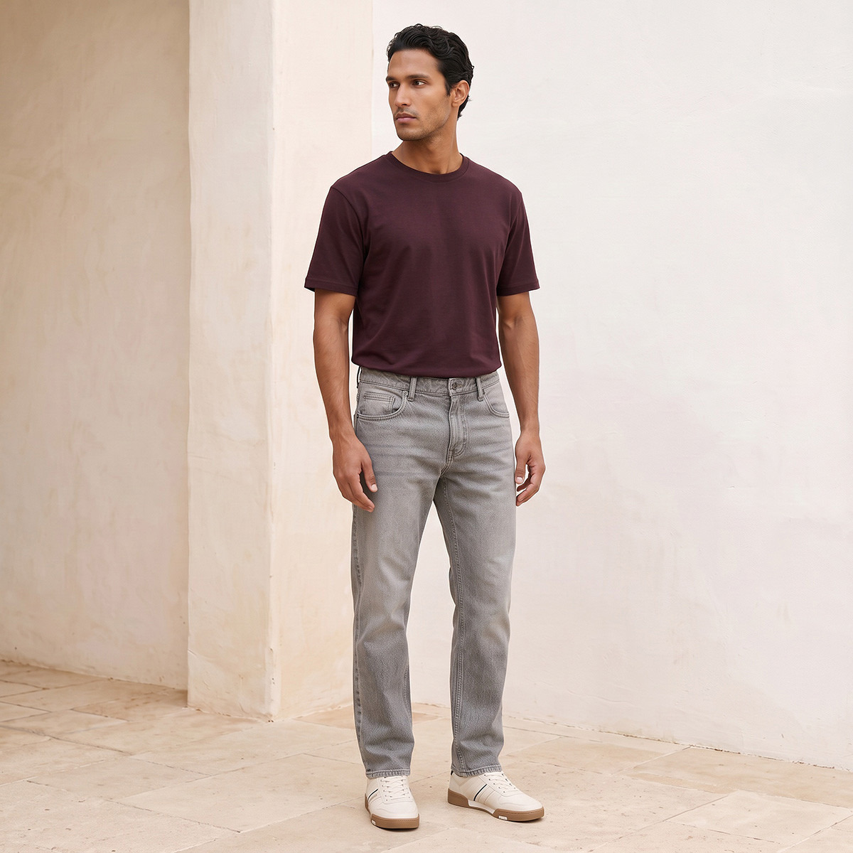 تيشيرت بقصة مريحة وياقة ضيقة من سبلاش بيزكس-men-clothing-tshirtsandpolos-tshirts-image-4