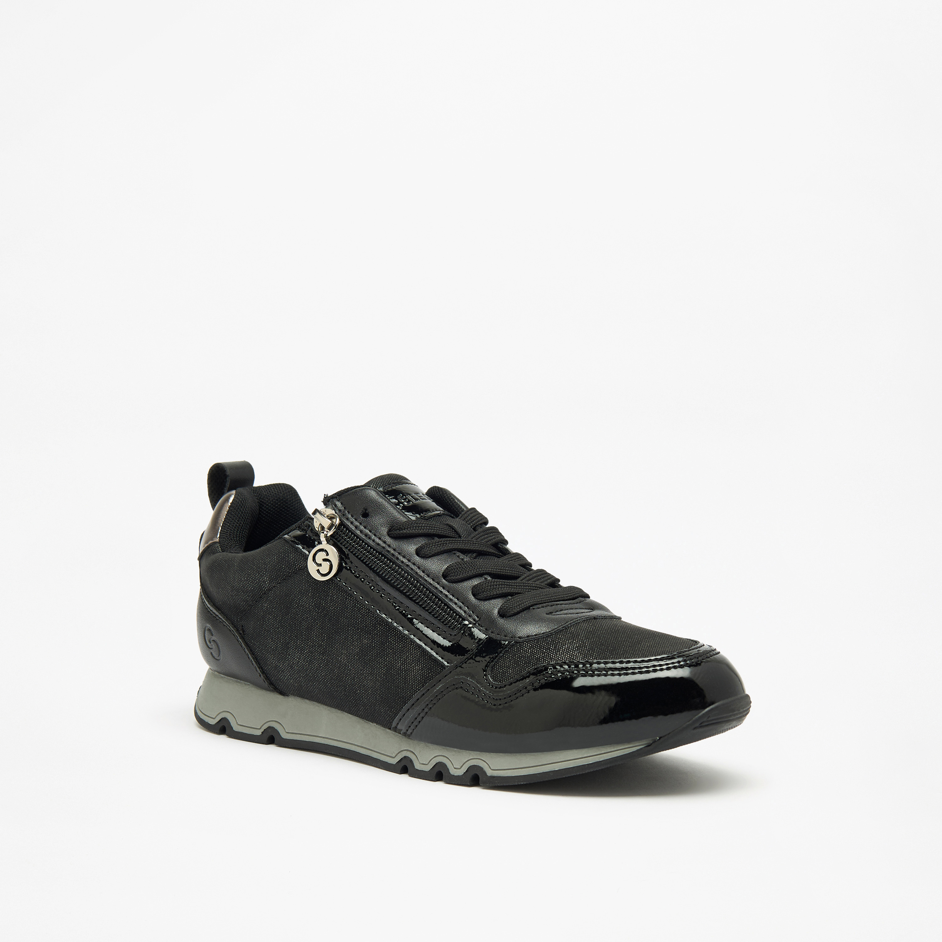 حذاء سنيكرز بكاحل منخفض ورباط إغلاق وألواح للنساء من سيليست-women-shoes-sneakers-image-1