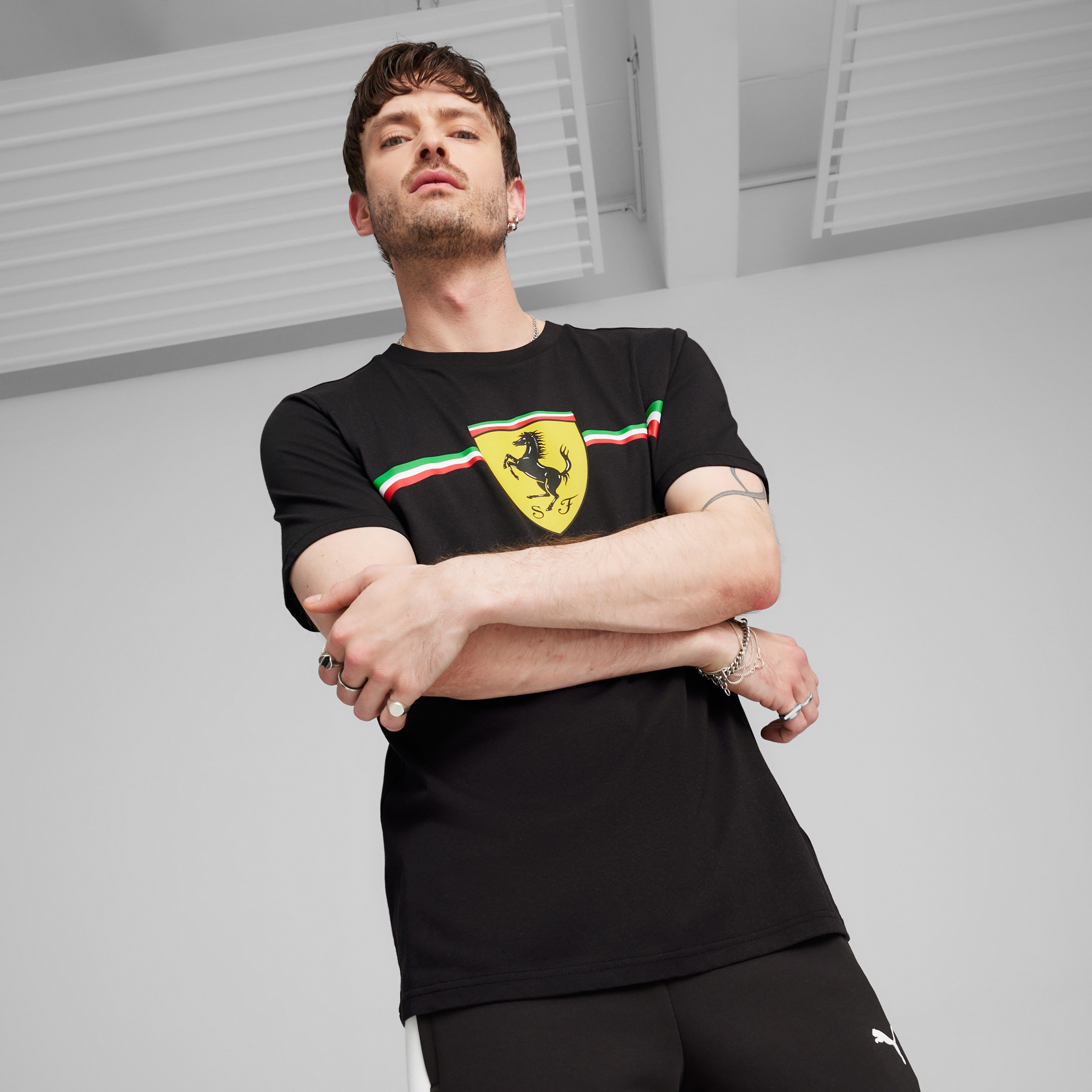 بوما تي شيرت سباق فيراري بيغ شيلد هيرتيج للرجال 623807 |OE-men-clothing-sportswearandactivewear-tshirtsandpolos-image-1
