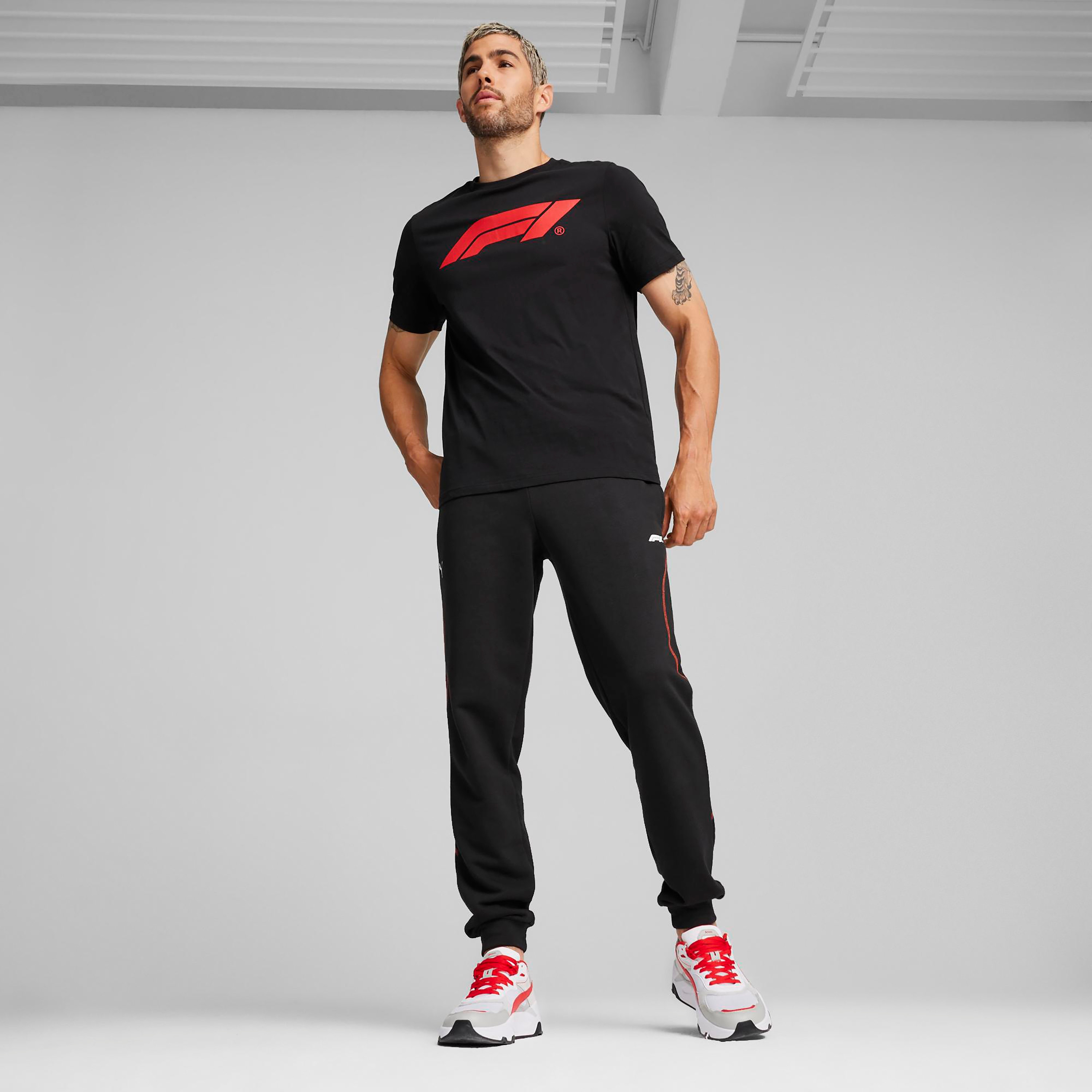 تيشيرت للرجال بشعار إف1 إي اس اس من بوما 62585101 | OE-men-clothing-sportswearandactivewear-tshirtsandpolos-image-2