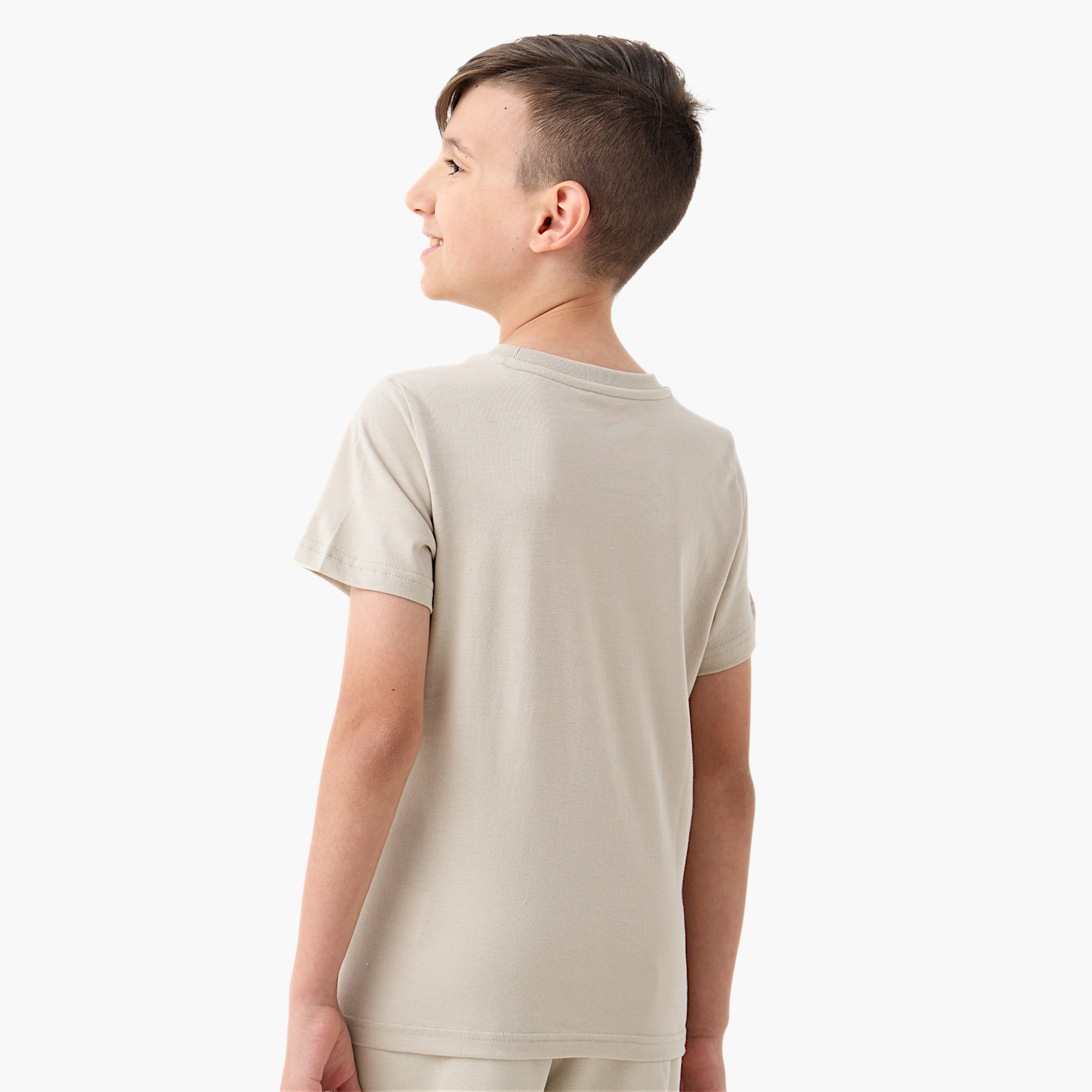 تيشيرت بياقة ضيقة وأكمام قصيرة وطبعات من بوما-sports-boys-clothing-tops-image-3