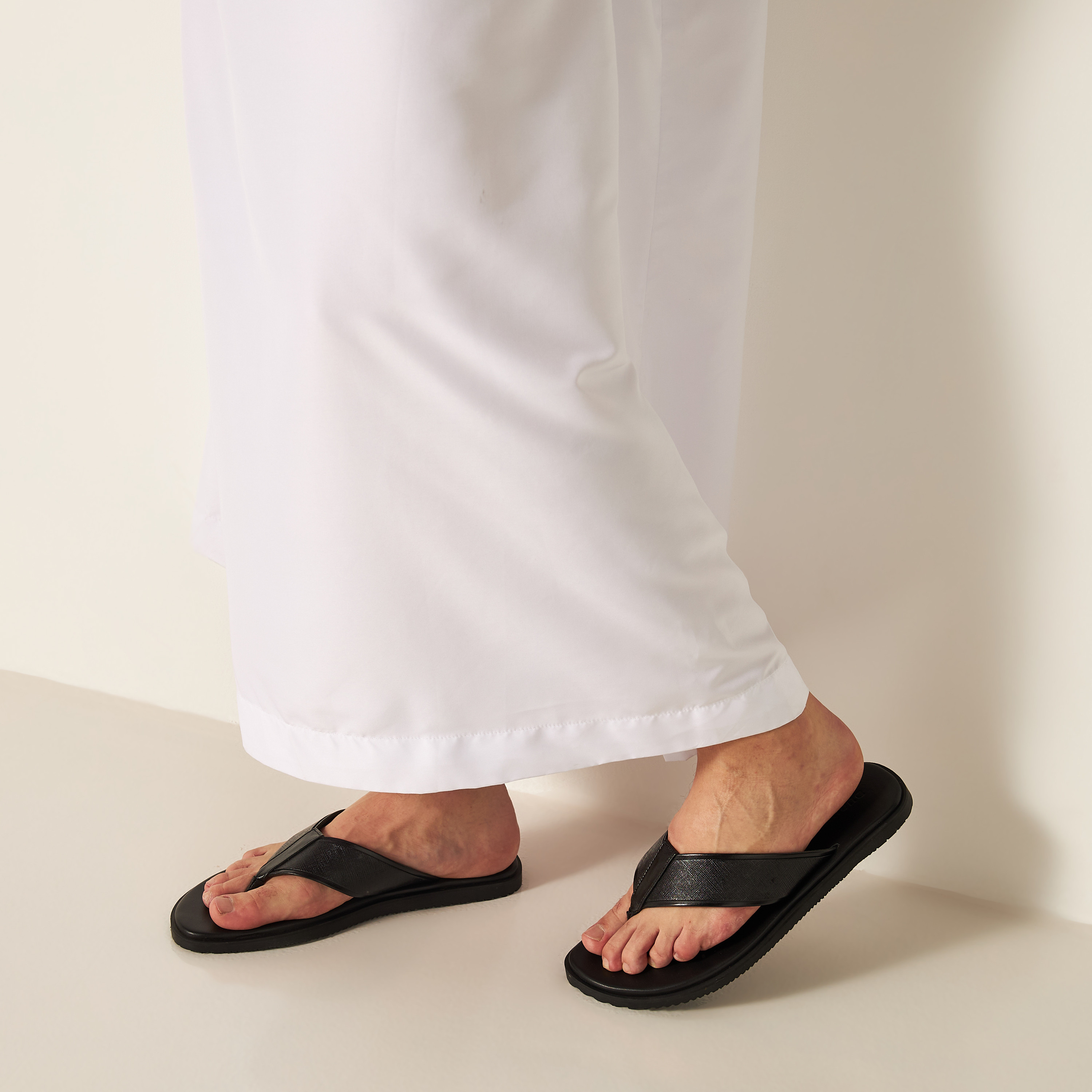 Duchini Men s Slip On Thong Sandals