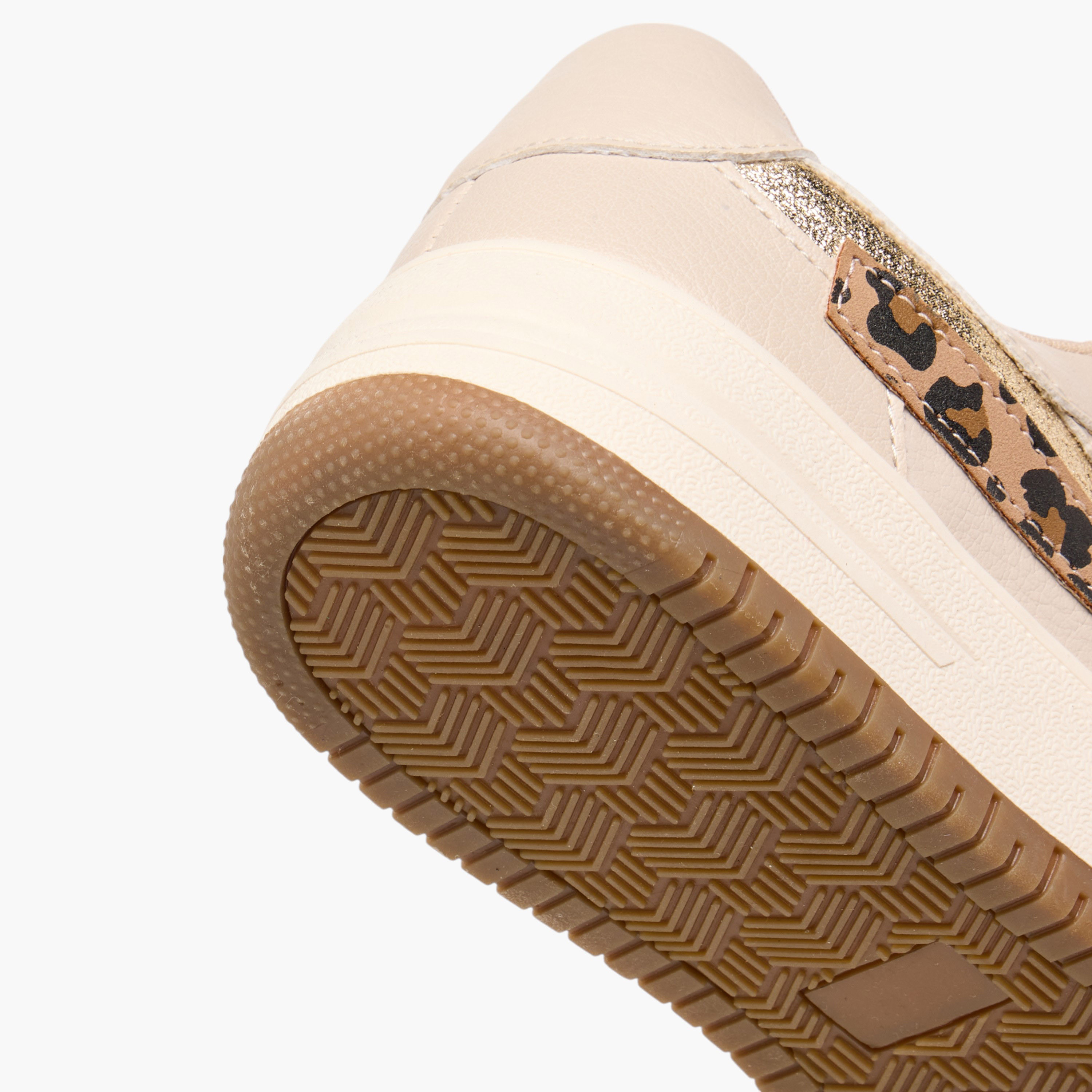 حذاء سنيكرز برباط إغلاق وطبعات من ميسي-women-shoes-sneakers-image-10