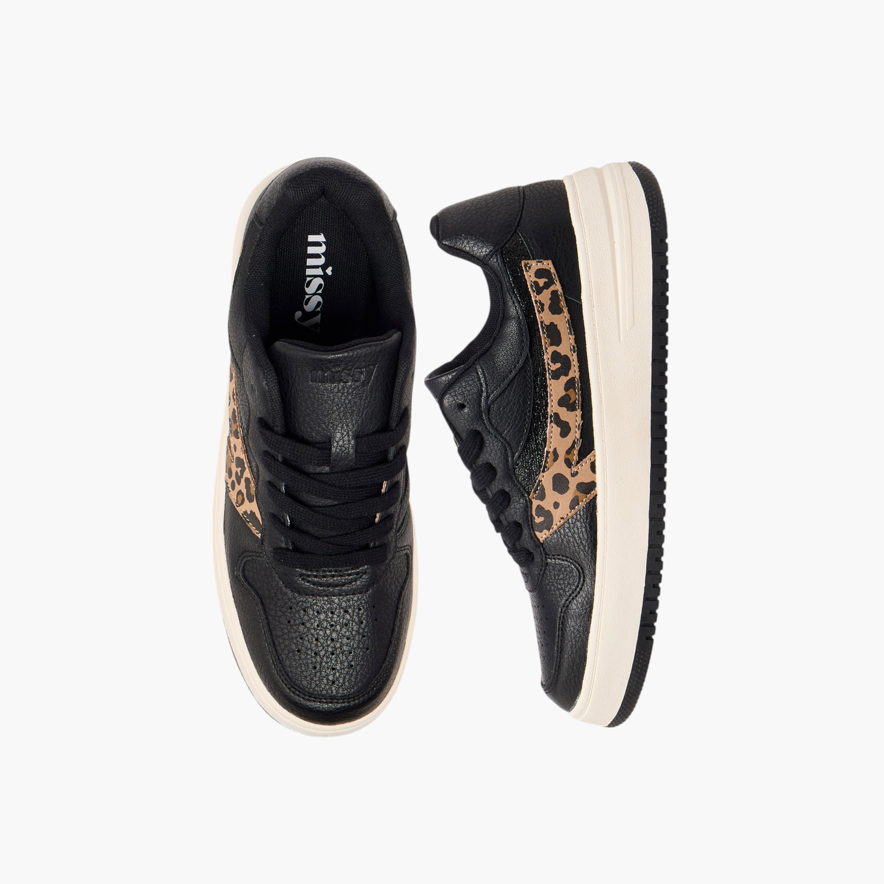 حذاء سنيكرز برباط إغلاق وطبعات من ميسي-women-shoes-sneakers-image-1