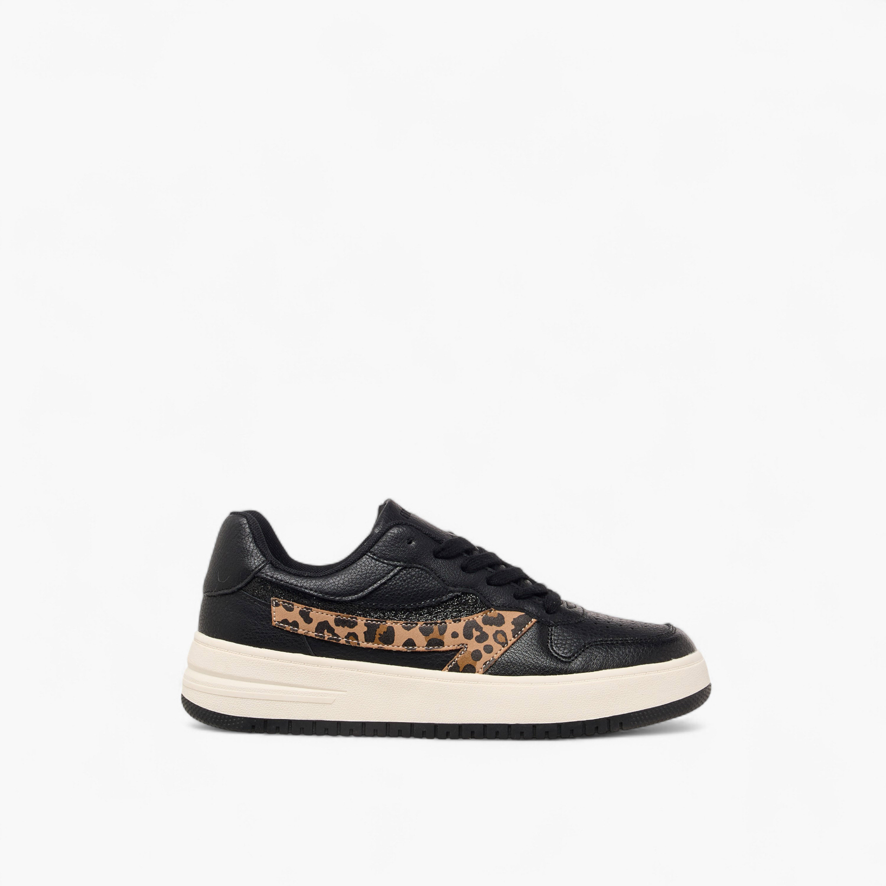 حذاء سنيكرز برباط إغلاق وطبعات من ميسي-women-shoes-sneakers-image-3