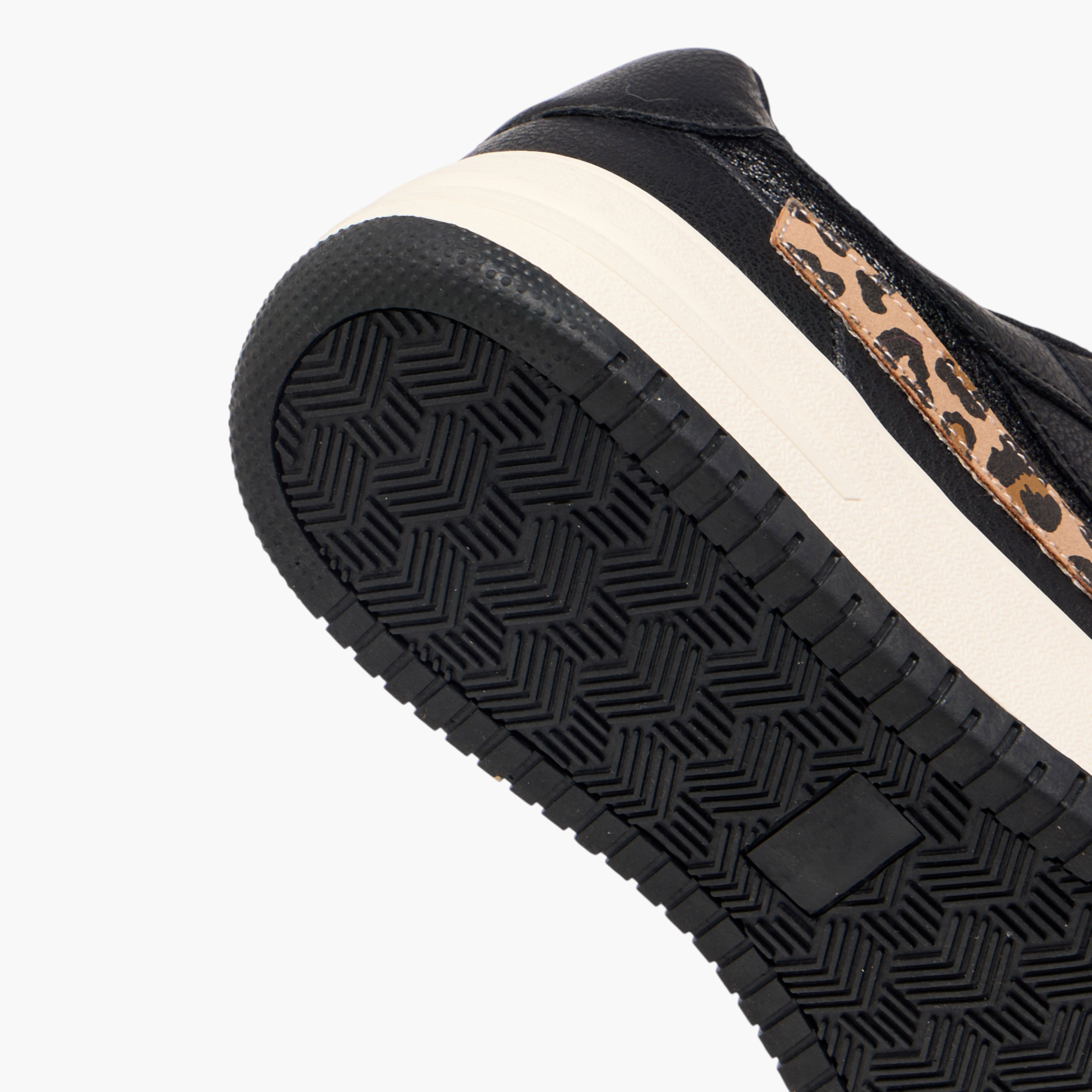 حذاء سنيكرز برباط إغلاق وطبعات من ميسي-women-shoes-sneakers-image-5