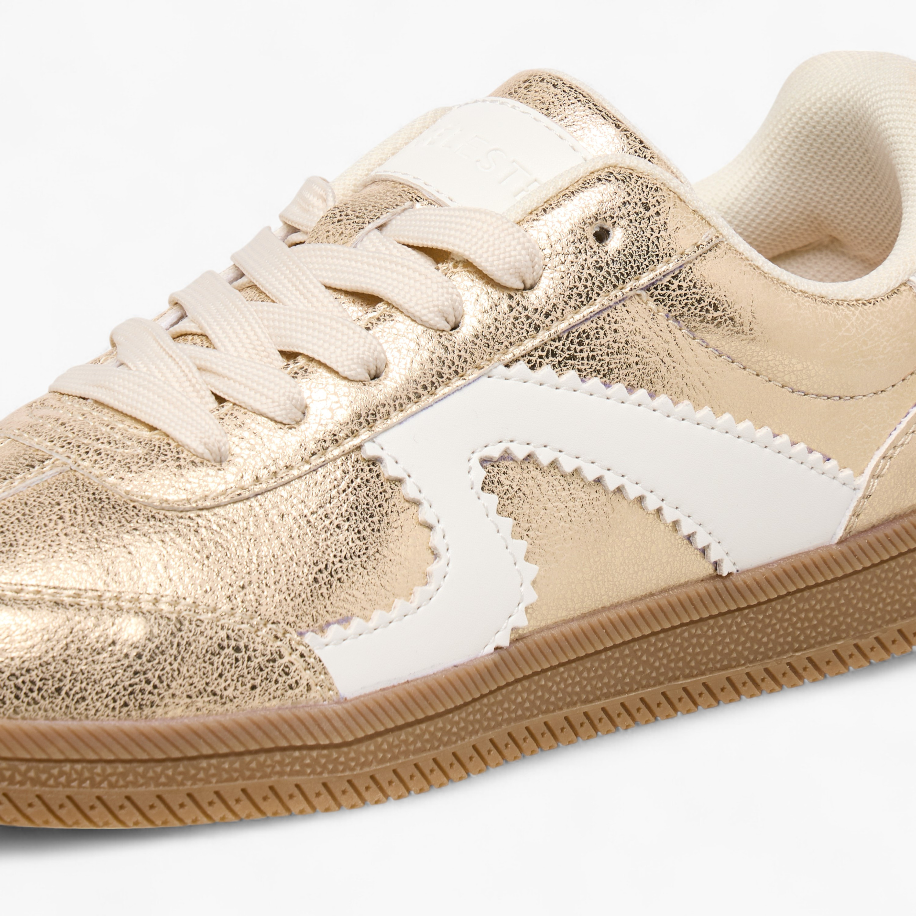 حذاء سنيكرز برباط إغلاق للنساء من سيليست-women-shoes-sneakers-image-4