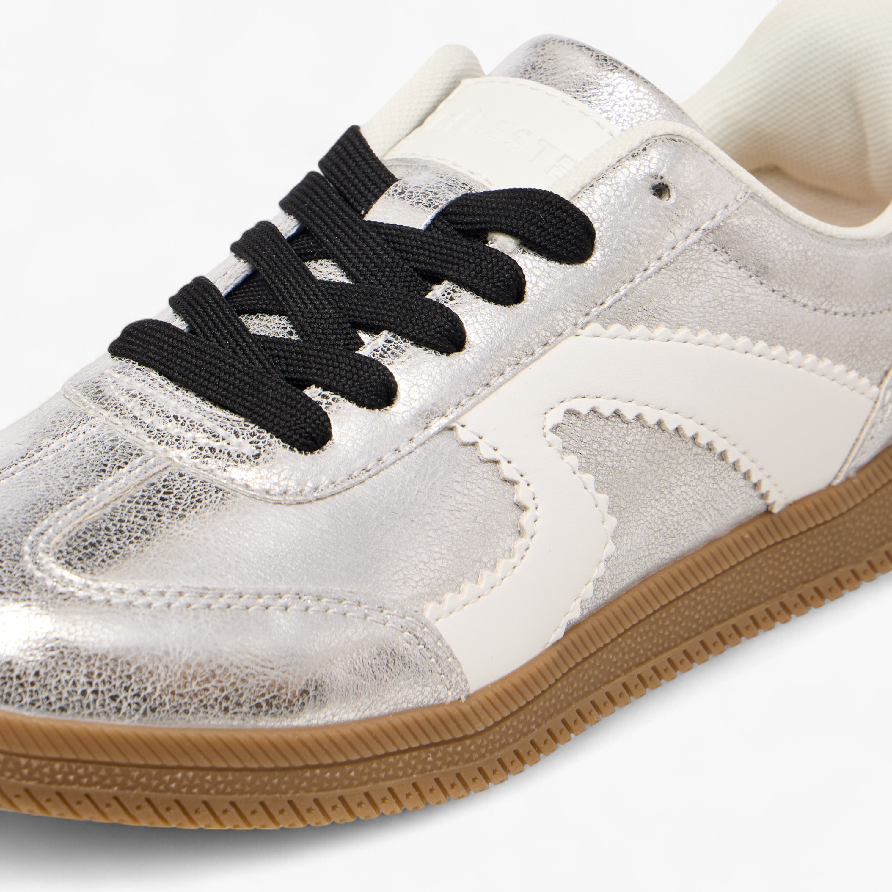 حذاء سنيكرز برباط إغلاق للنساء من سيليست-women-shoes-sneakers-image-4