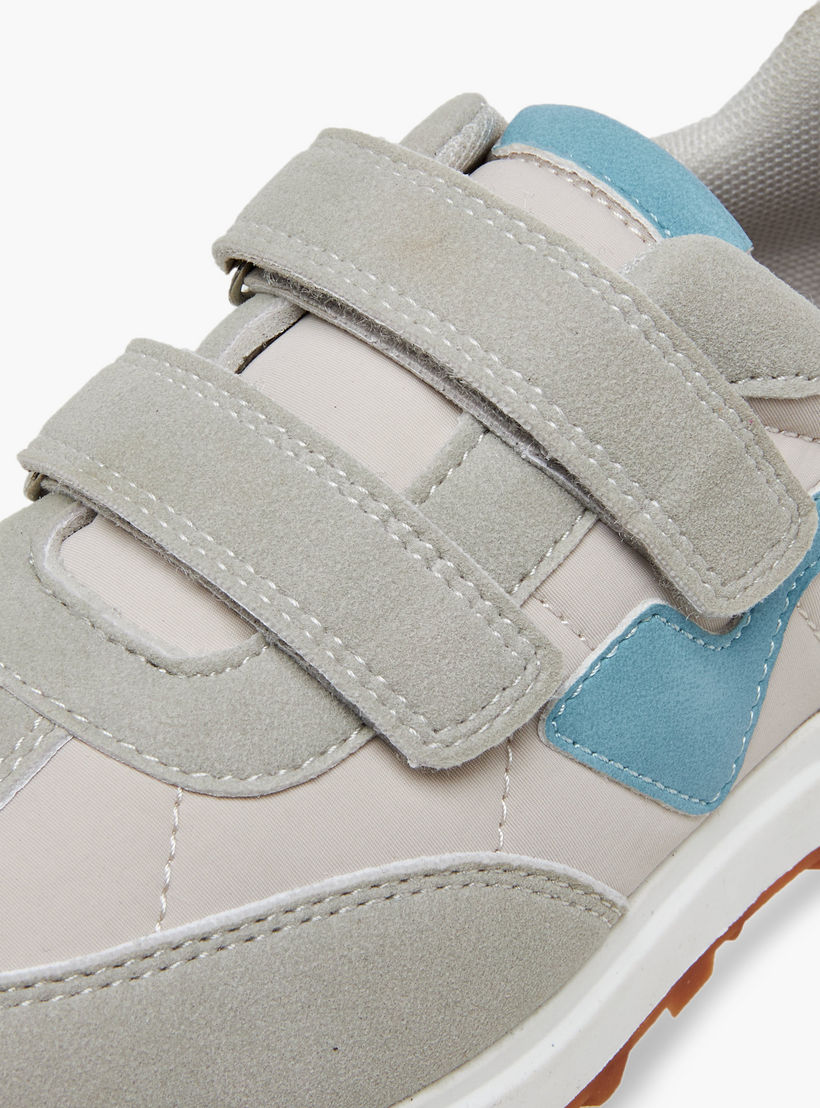 حذاء سنيكرز بشريط إغلاق لاصق للأولاد من جونيورز-boys-shoes-sneakers-image-4