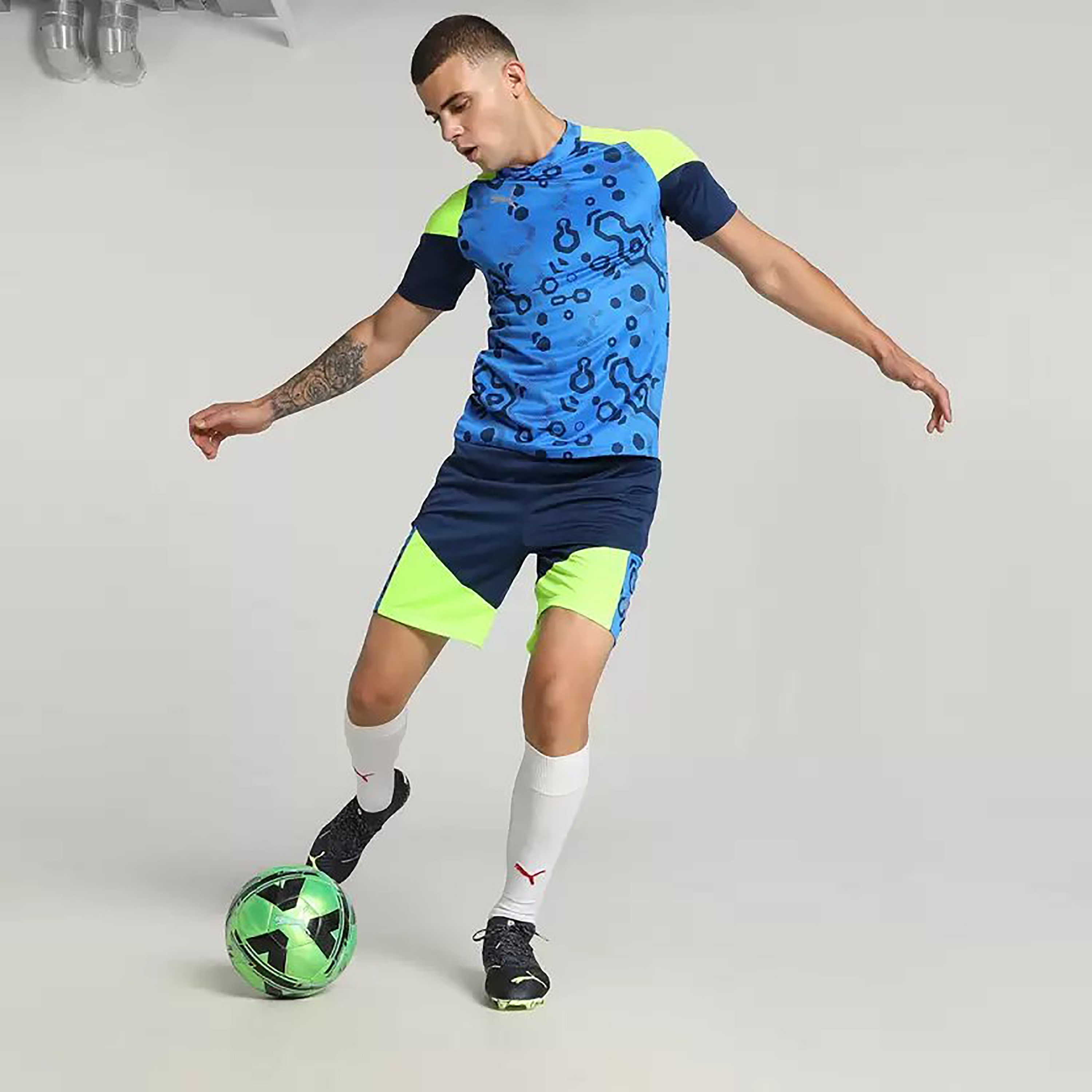 تي شيرت كرة القدم للرجال من بوما اندويجوال كاب | 658481-men-clothing-sportswearandactivewear-tshirtsandpolos-image-7