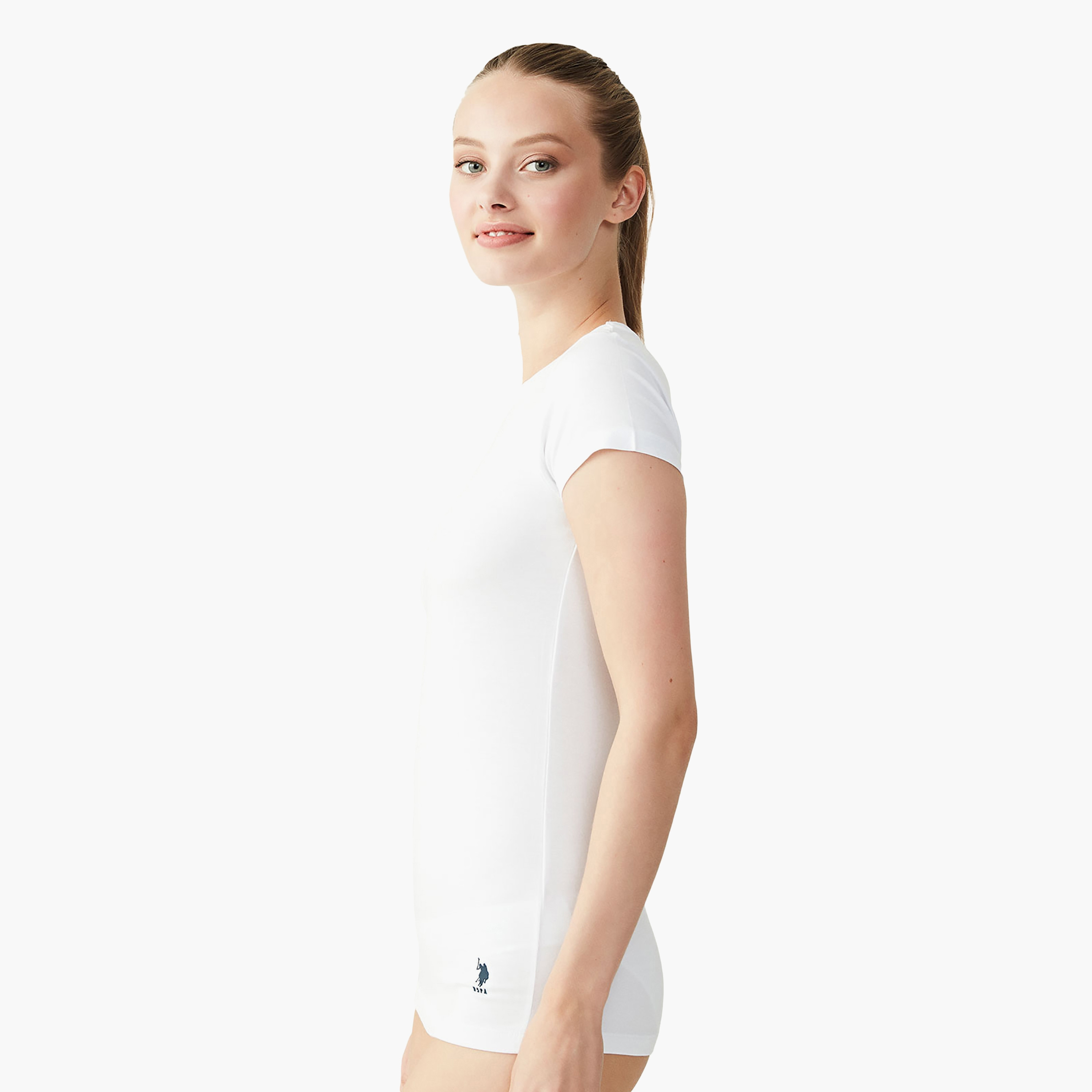 تي شيرت نسائي بأكمام قصيرة ورقبة دائرية من يو اس بولو أسسن.-women-clothing-tshirts-image-4