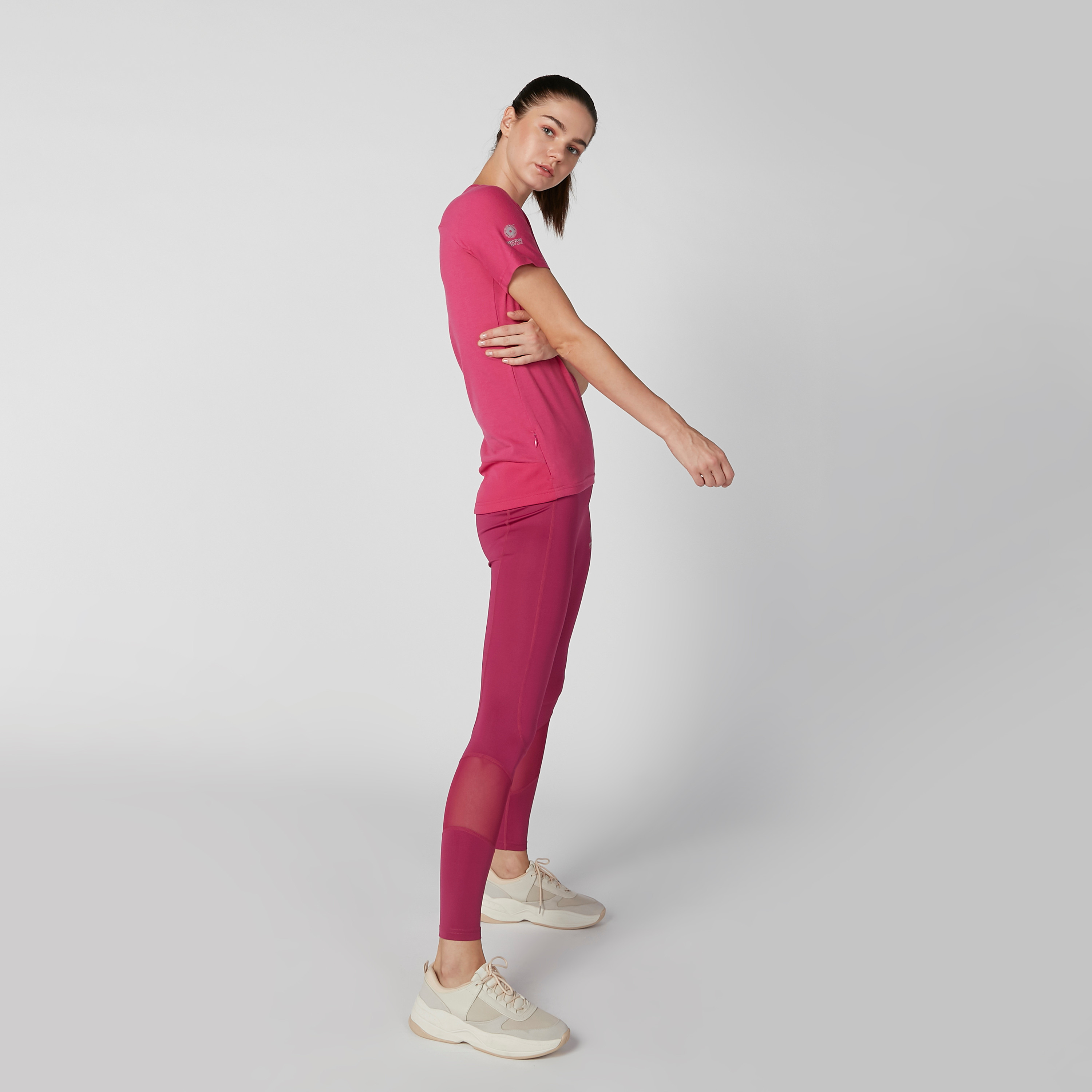 Expo 2020 Plain T-shirt with Round Neck and Short Sleeves-sports-women-clothing-tshirtsandvests-image-2