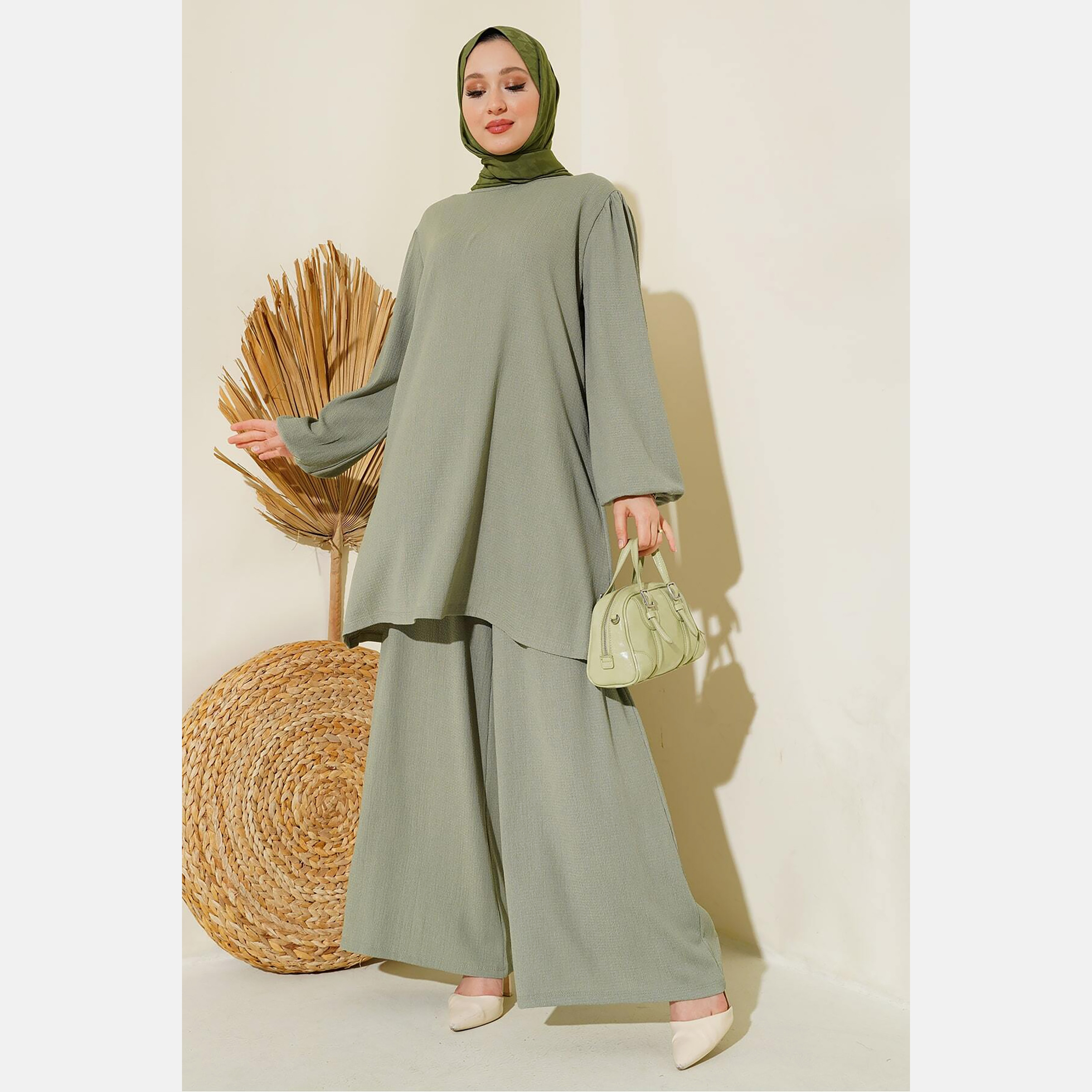 طقم نسائي بقميص تونيك بأكمام بالون منسوجة وبنطلون مع حجاب من بيجدارت-women-clothing-coordsets-image-1