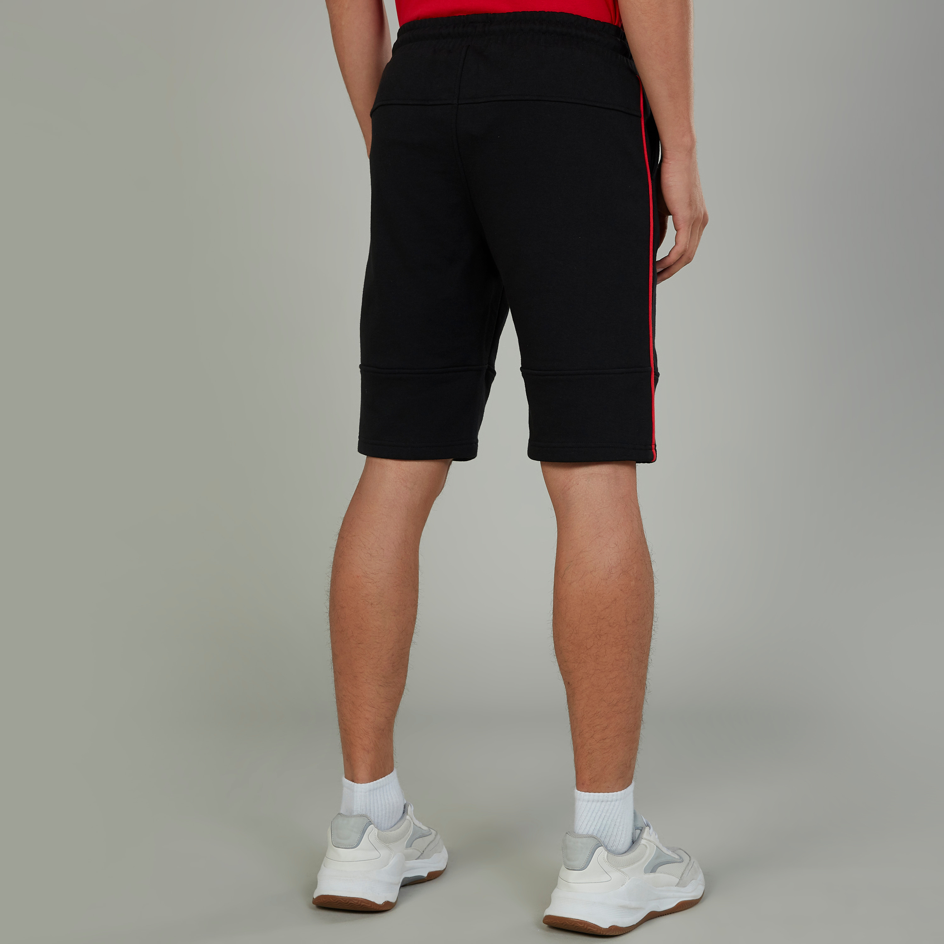 شورت سادة بخصر متوسط الارتفاع ورباط وجيوب إكسبو 2020-sports-men-clothing-bottoms-image-4