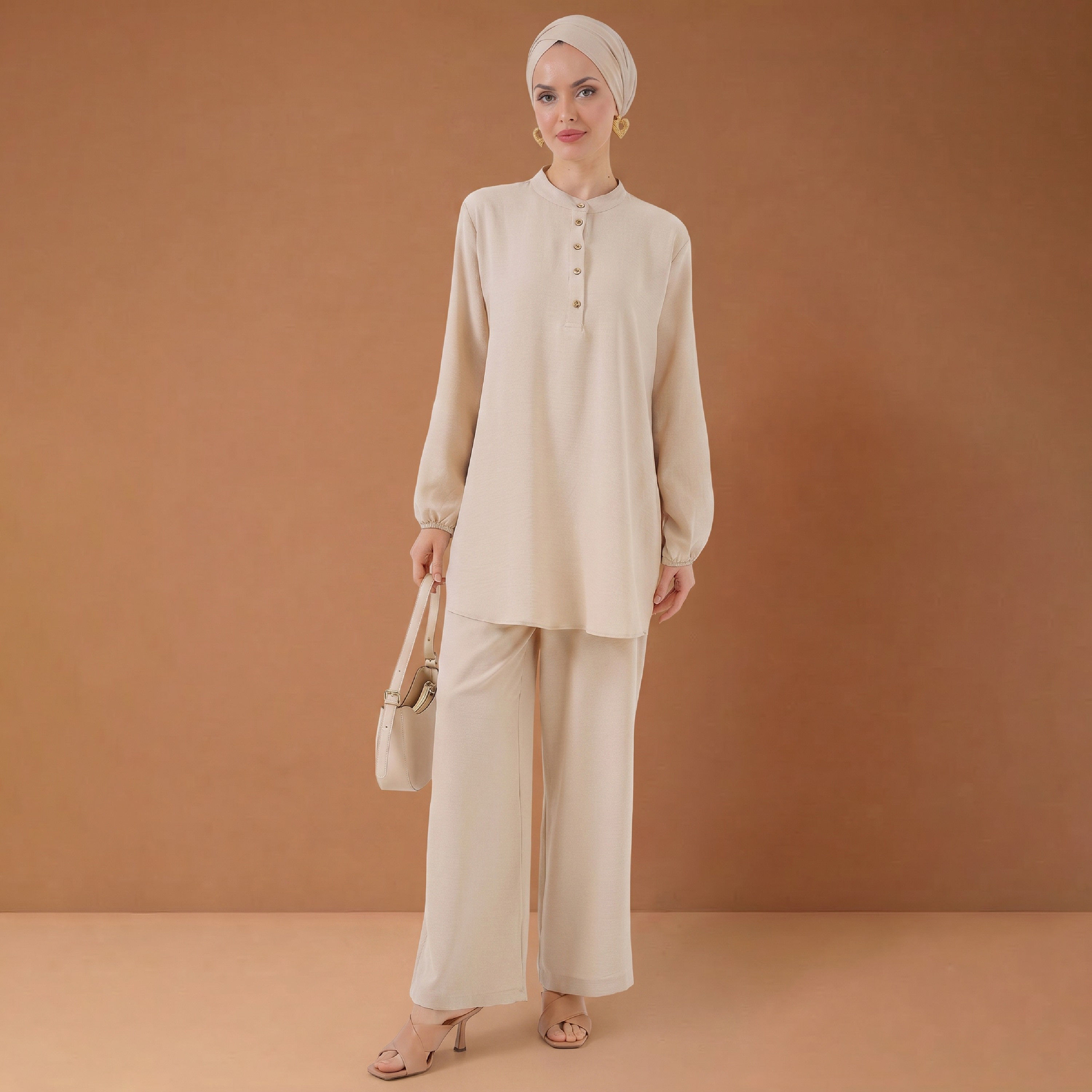 طقم نسائي بقميص تونيك بياقة شريطية وبنطلون من بيجدارت-women-clothing-coordsets-image-1