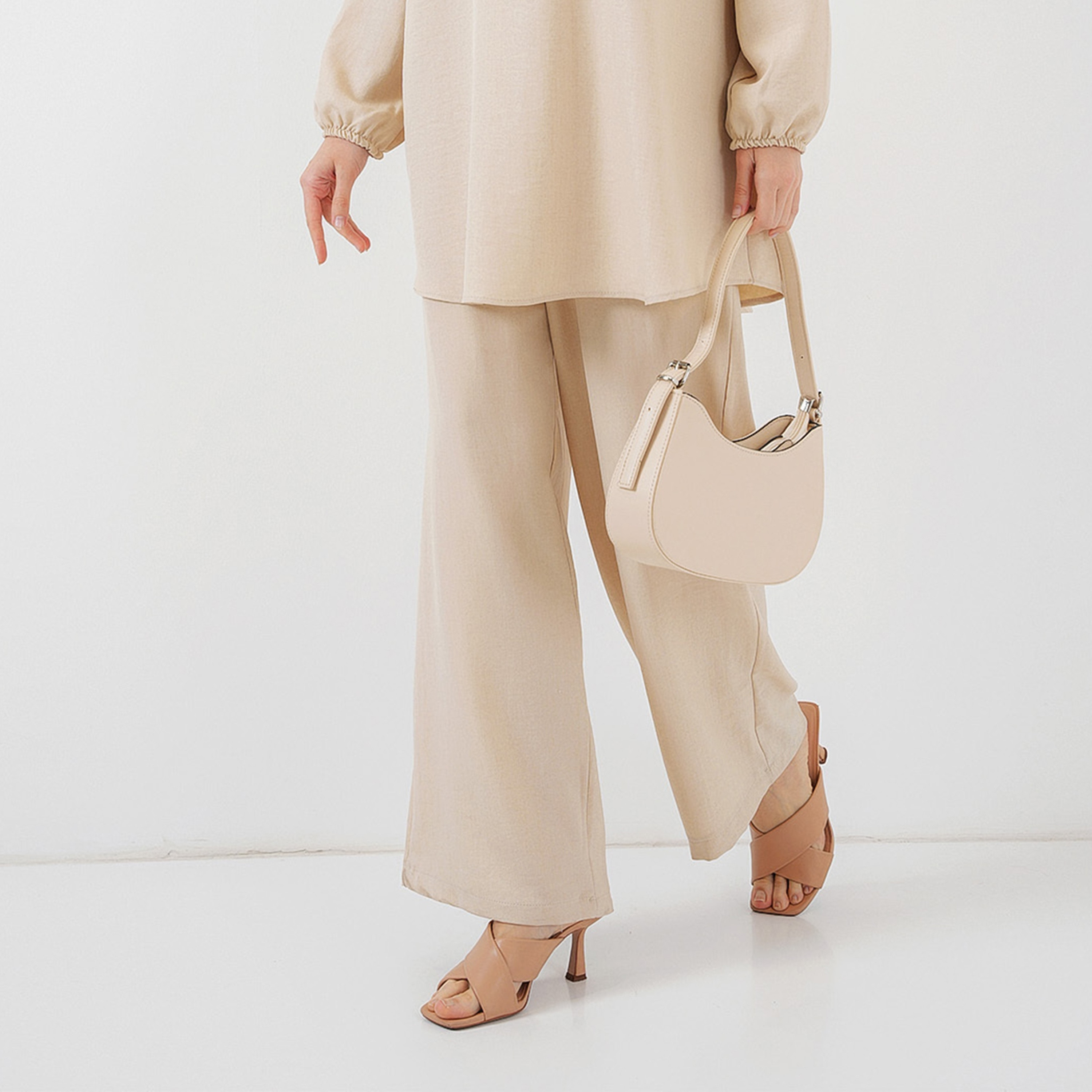 طقم نسائي بقميص تونيك بياقة شريطية وبنطلون من بيجدارت-women-clothing-coordsets-image-3