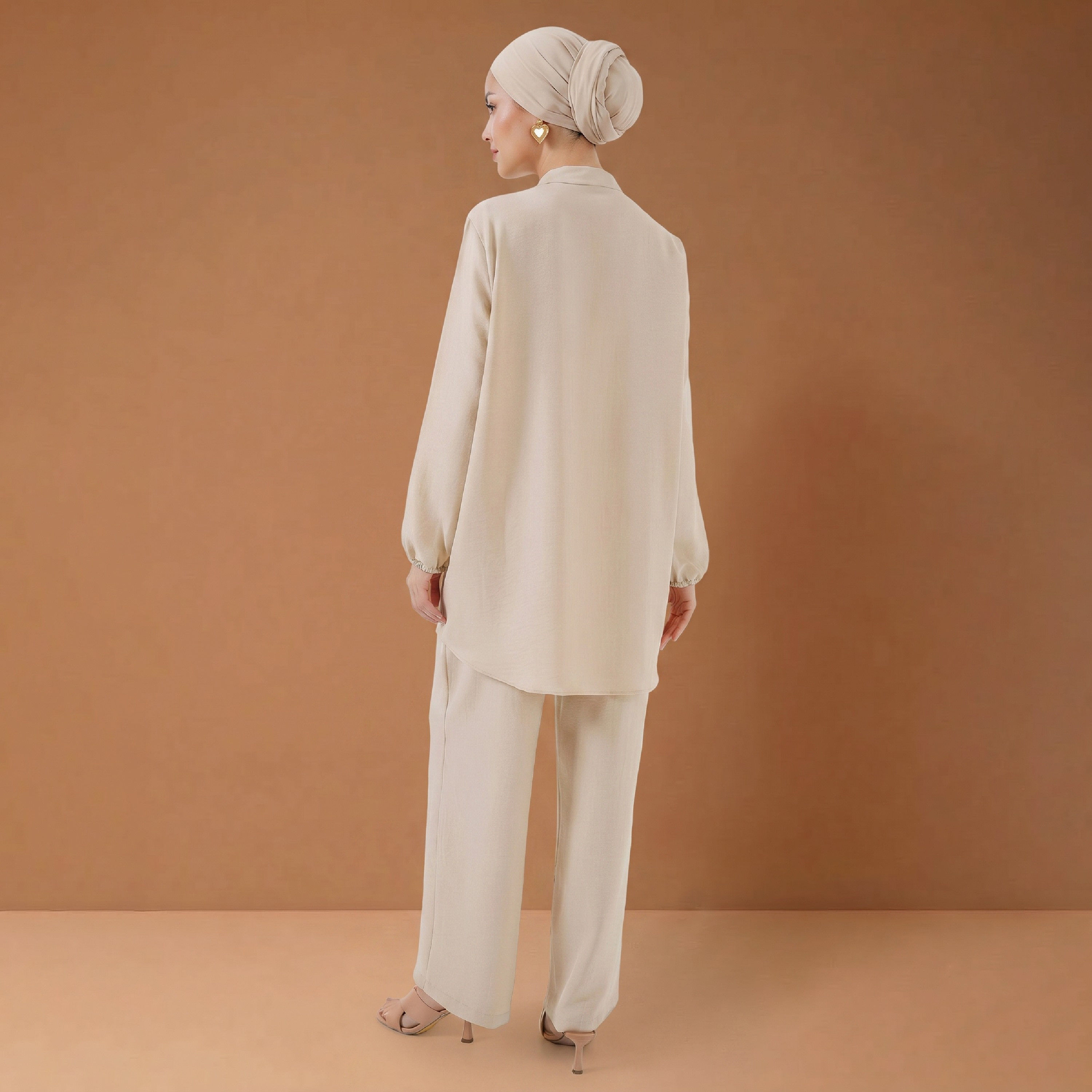 طقم نسائي بقميص تونيك بياقة شريطية وبنطلون من بيجدارت-women-clothing-coordsets-image-4