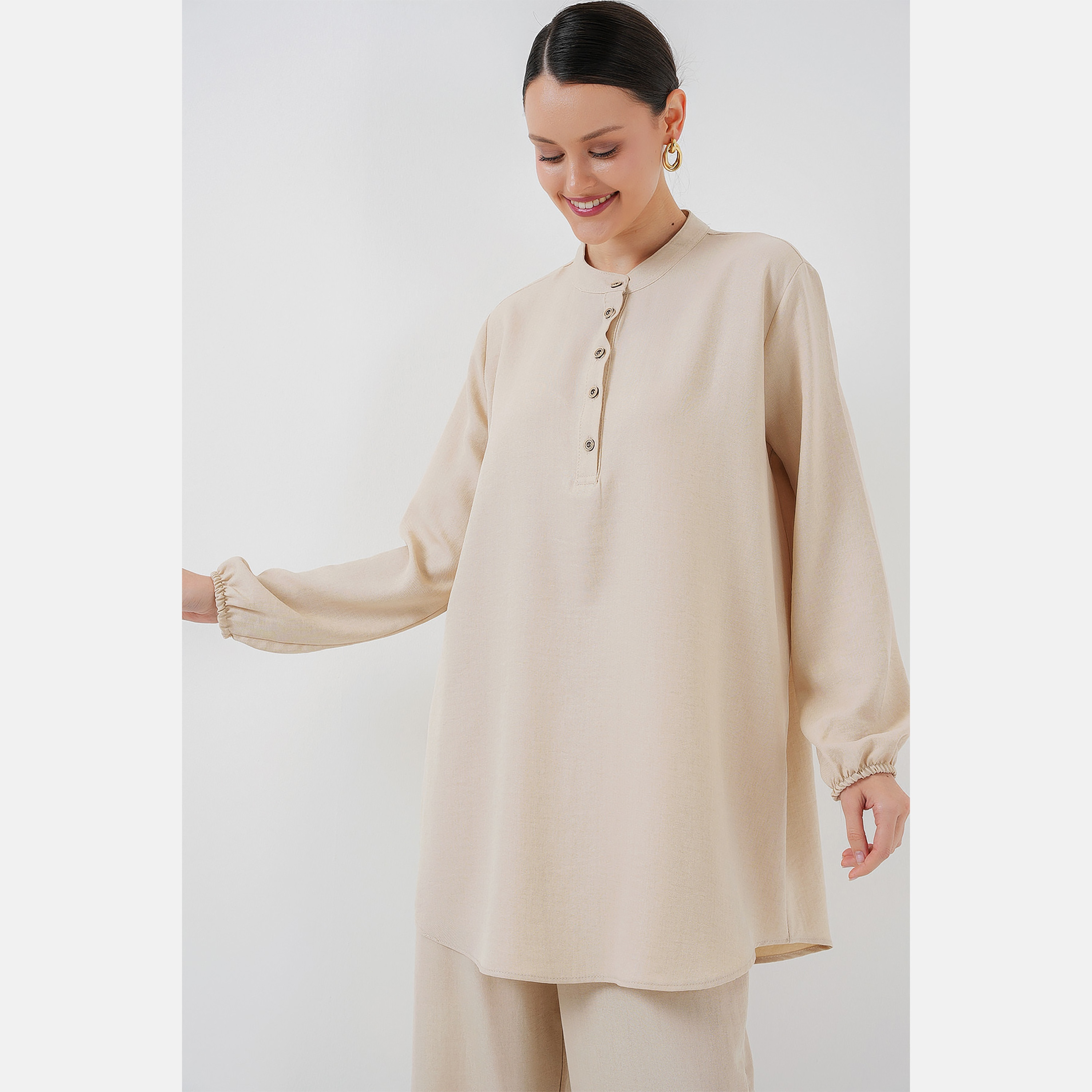 طقم نسائي بقميص تونيك بياقة شريطية وبنطلون من بيجدارت-women-clothing-coordsets-image-5