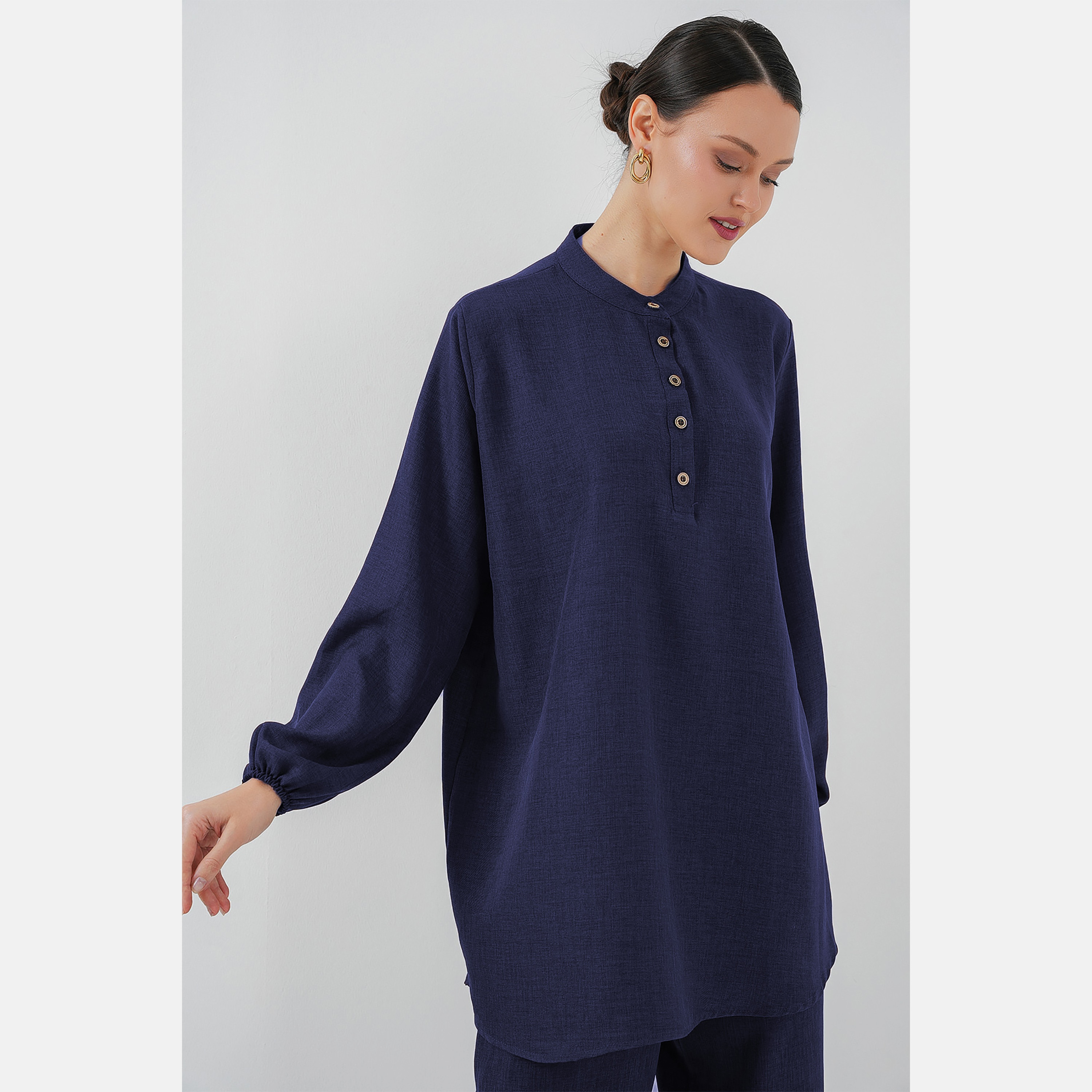 طقم نسائي من الكتان، تونيك بياقة الماندرين وسروال من بيجدارت-women-clothing-coordsets-image-32