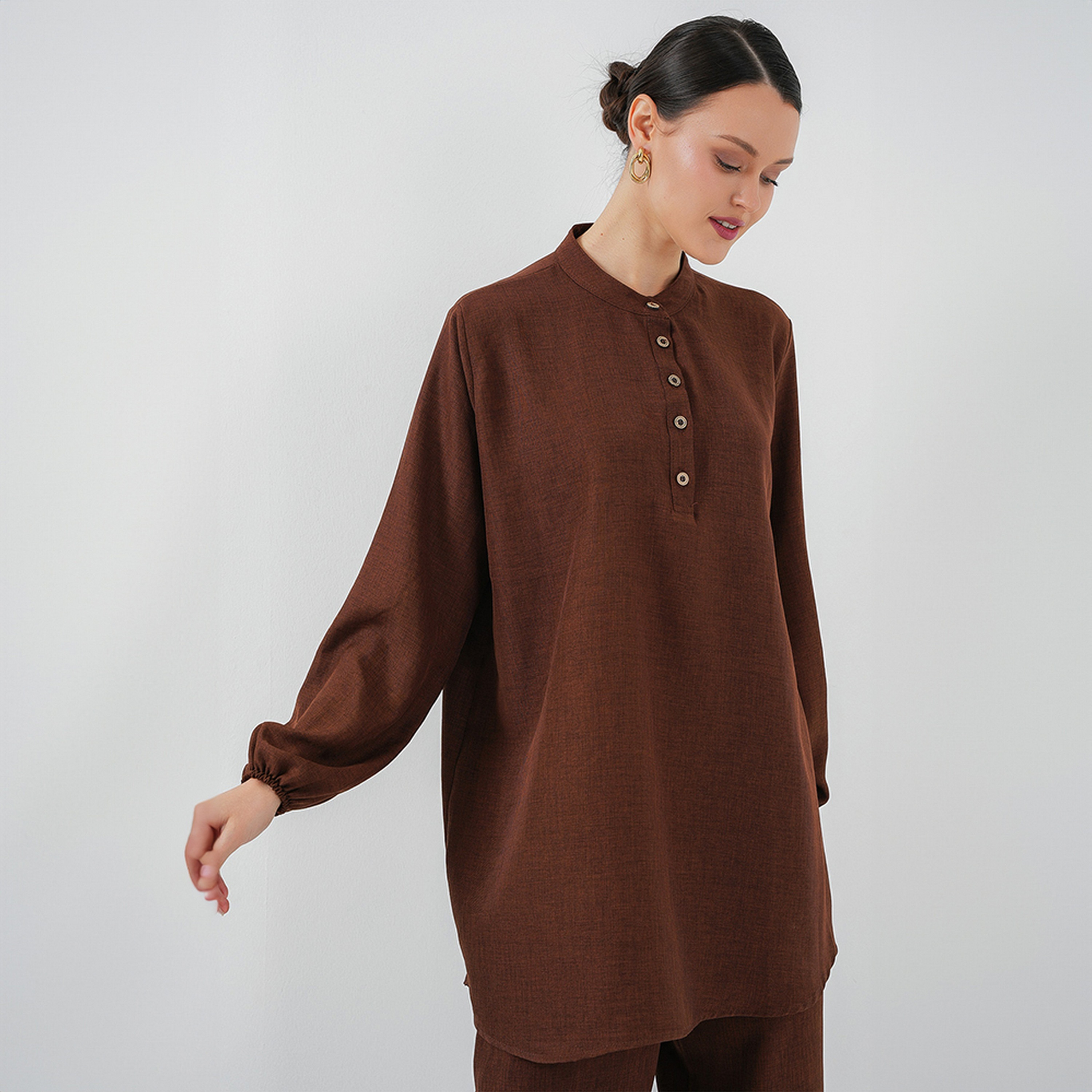 طقم نسائي من الكتان، تونيك بياقة الماندرين وسروال من بيجدارت-women-clothing-coordsets-image-17