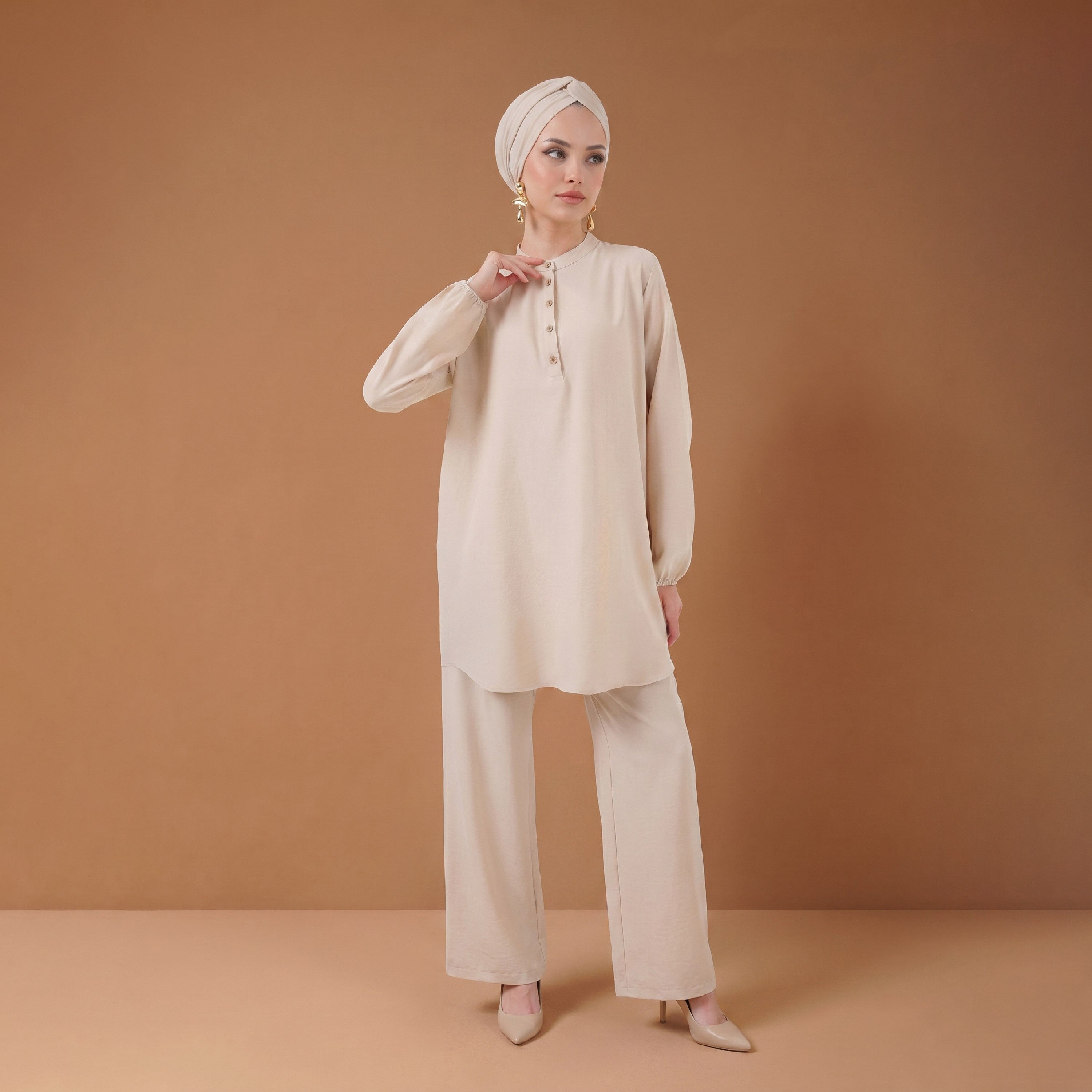 طقم نسائي بقميص تونيك بياقة شريطية وبنطلون من بيجدارت-women-clothing-coordsets-image-8