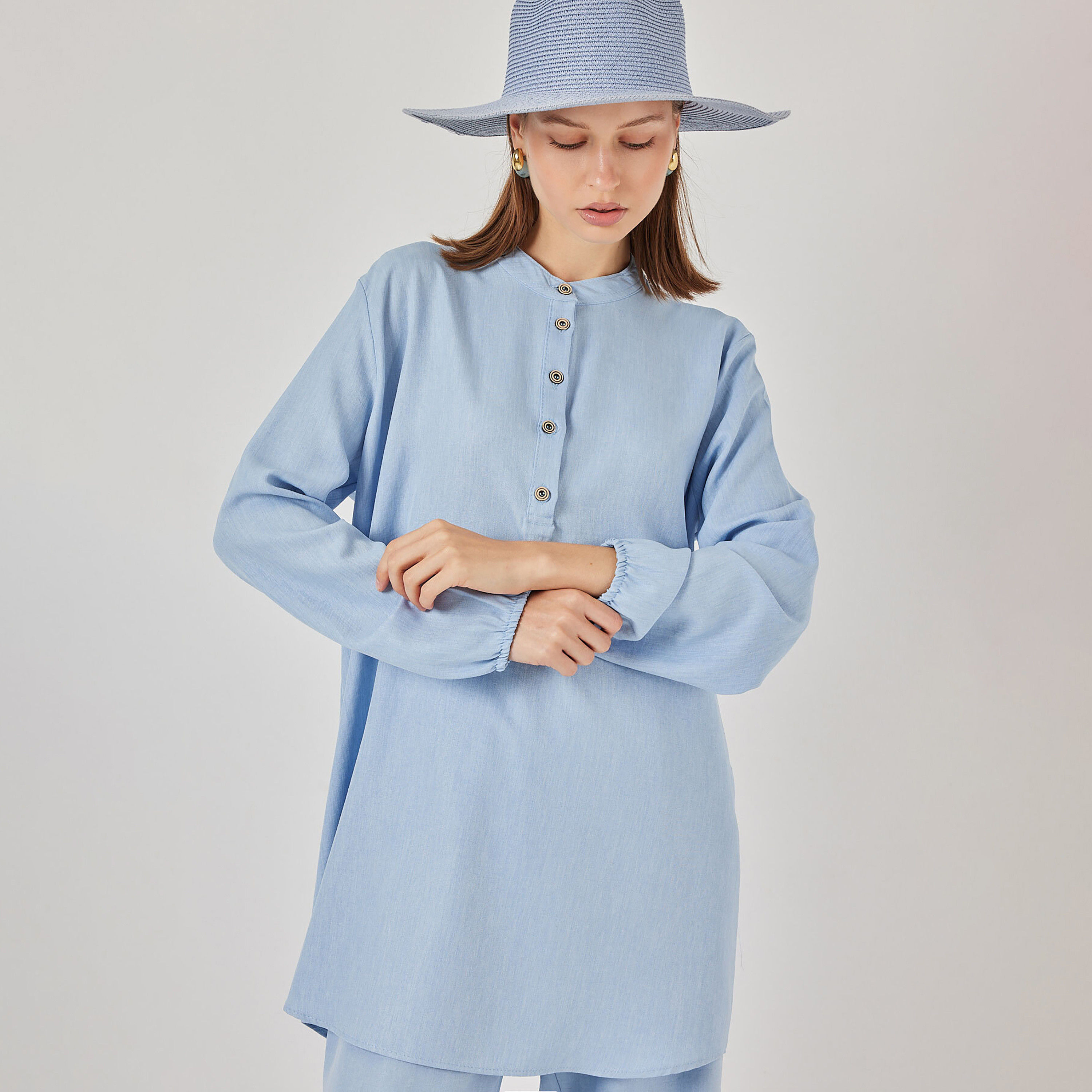 طقم نسائي بقميص تونيك بياقة شريطية وبنطلون من بيجدارت-women-clothing-coordsets-image-15