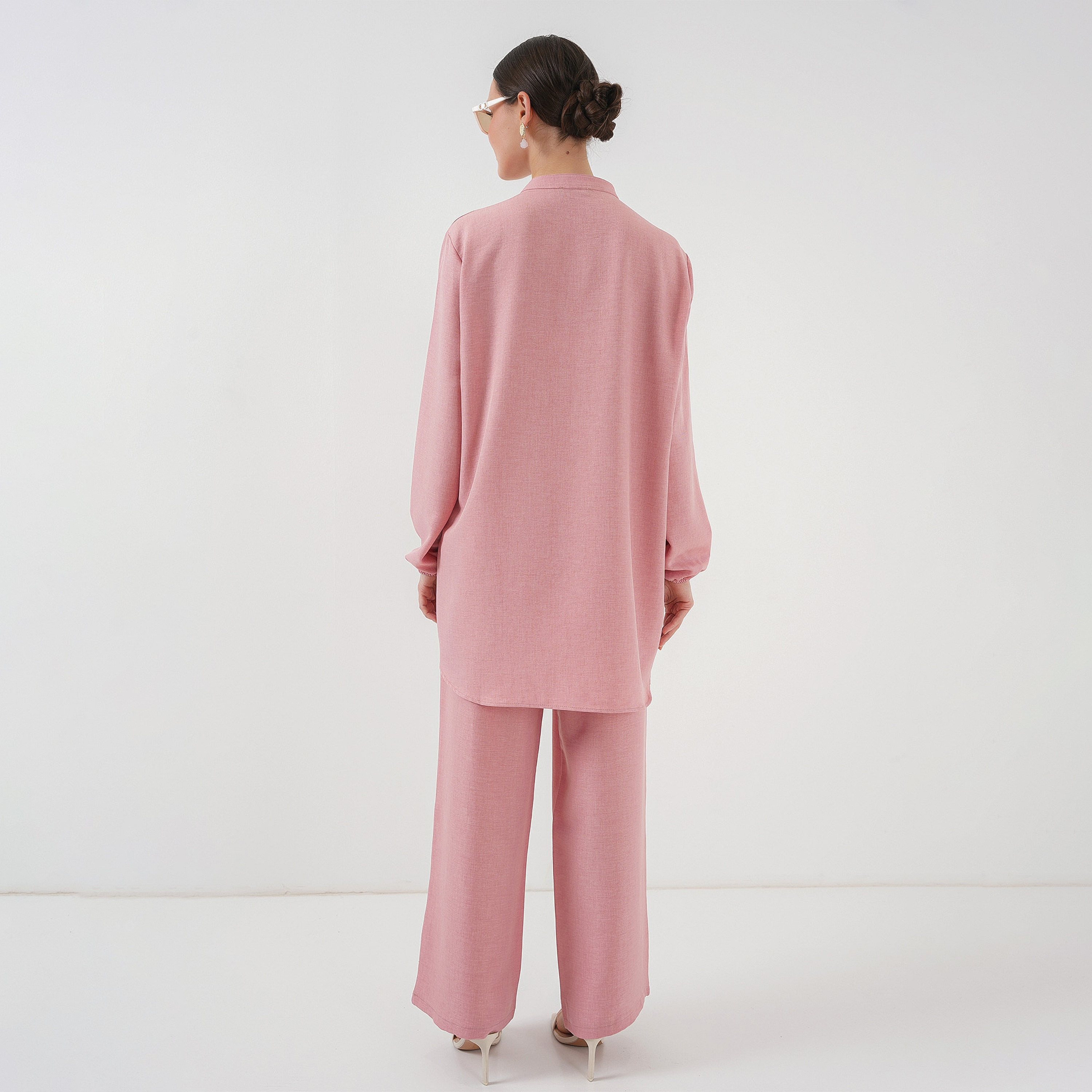 طقم نسائي من الكتان، تونيك بياقة الماندرين وسروال من بيجدارت-women-clothing-coordsets-image-22