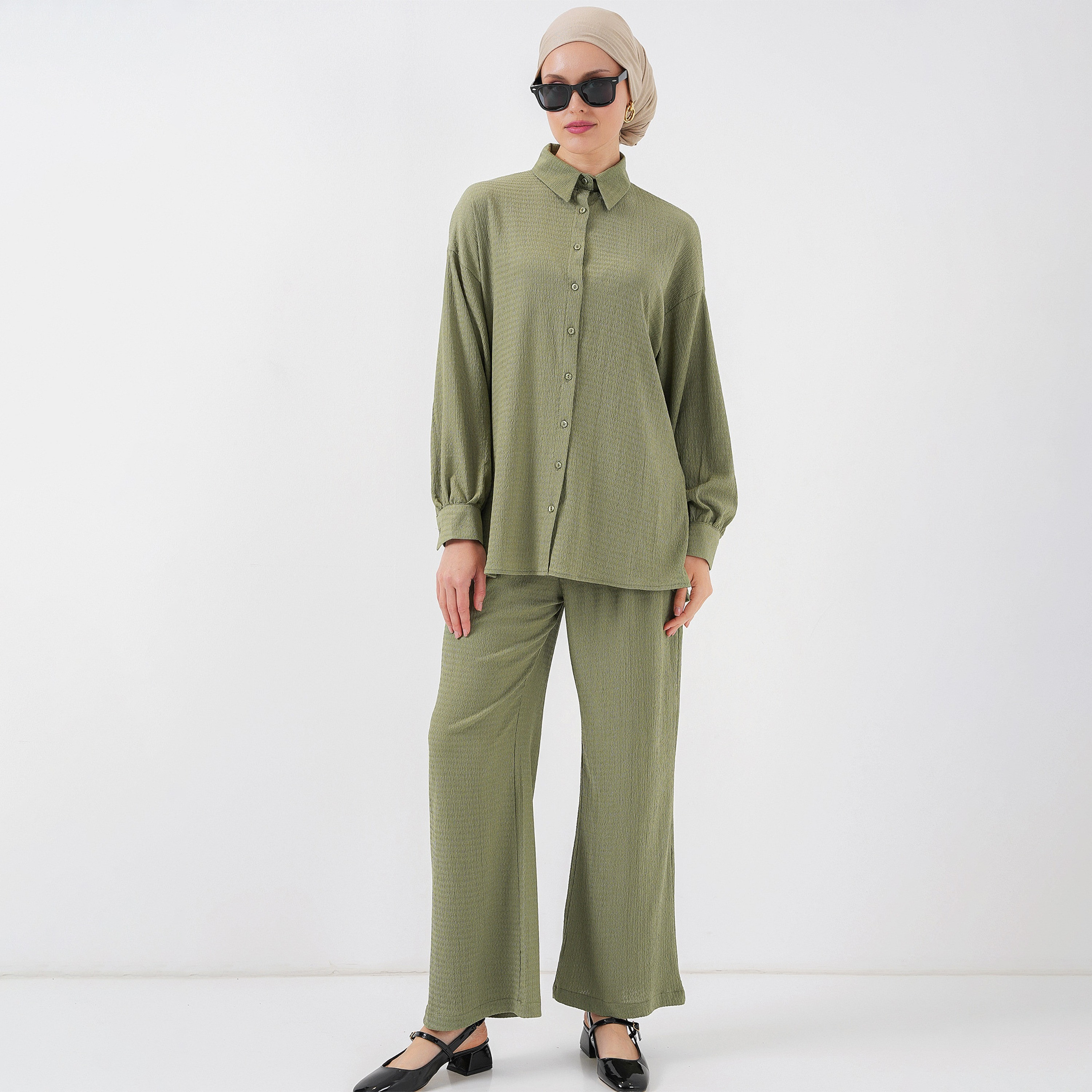 طقم نسائي بنسيج مزخرف، تونيك بأكمام منسدلة وسروال من بيجدارت-women-clothing-coordsets-image-1