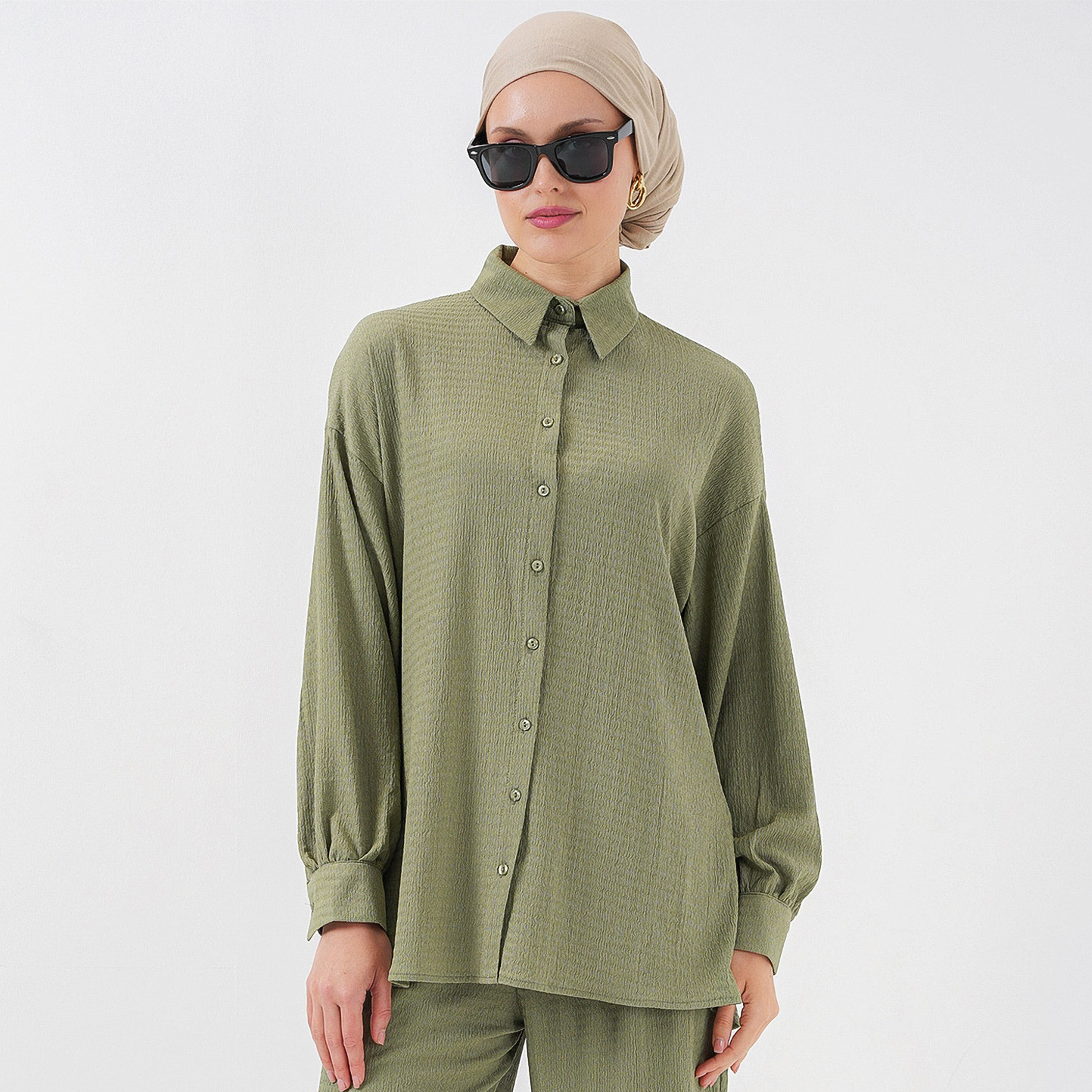 طقم نسائي بنسيج مزخرف، تونيك بأكمام منسدلة وسروال من بيجدارت-women-clothing-coordsets-image-3