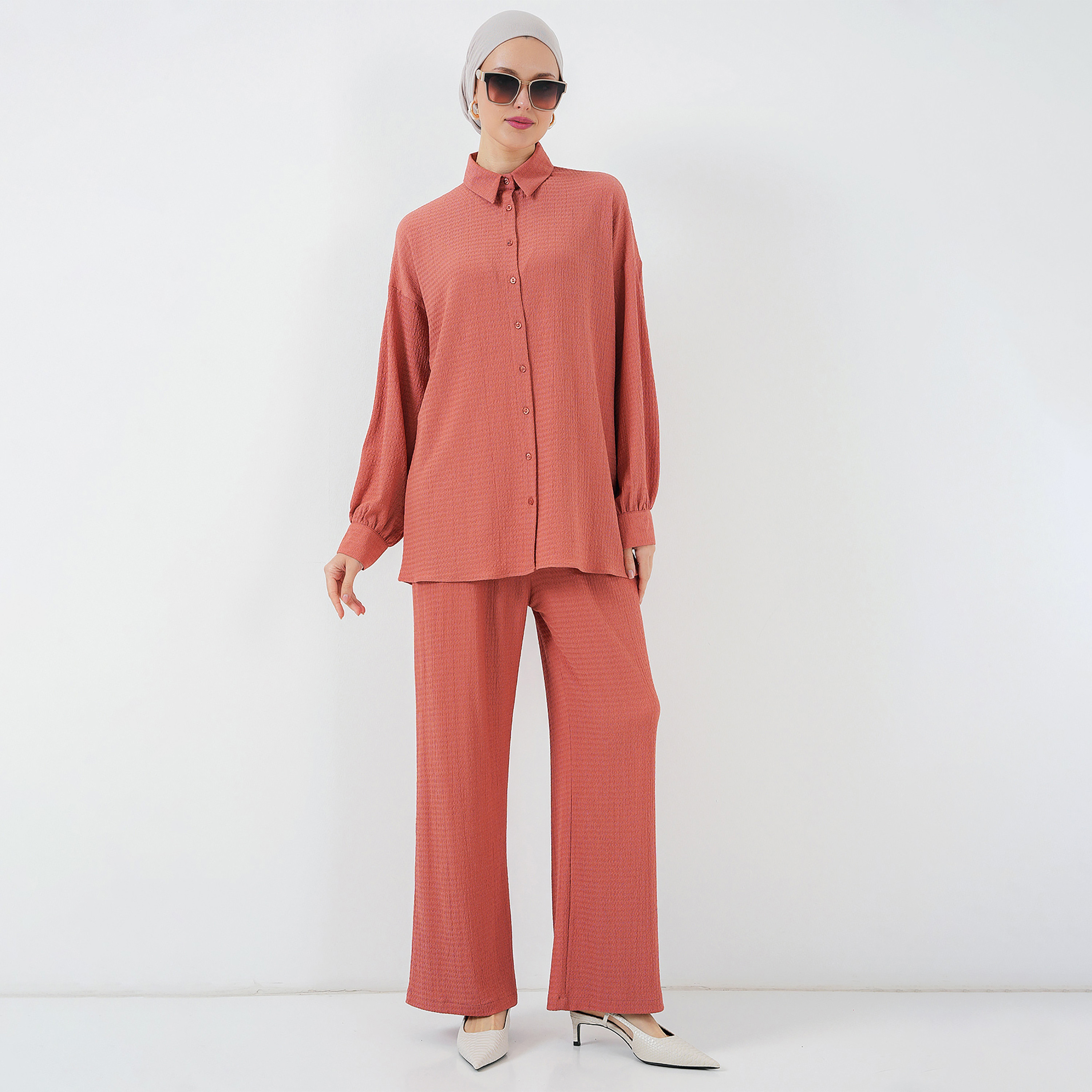 طقم نسائي بنسيج مزخرف، تونيك بأكمام منسدلة وسروال من بيجدارت-women-clothing-coordsets-image-20
