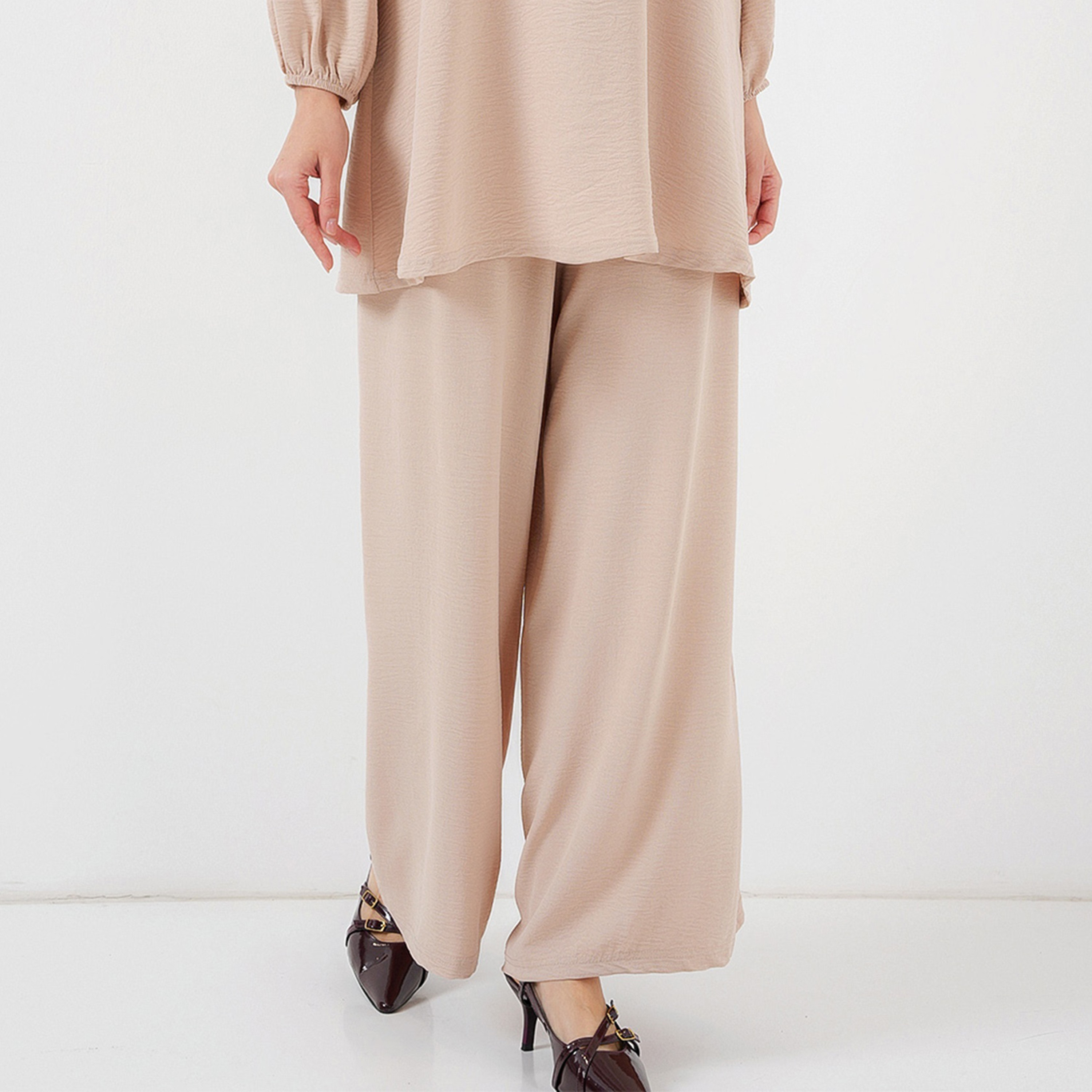 طقم نسائي بقميص تونيك بأكمام بالون منسوجة وبنطلون مع حجاب من بيجدارت-women-clothing-coordsets-image-8