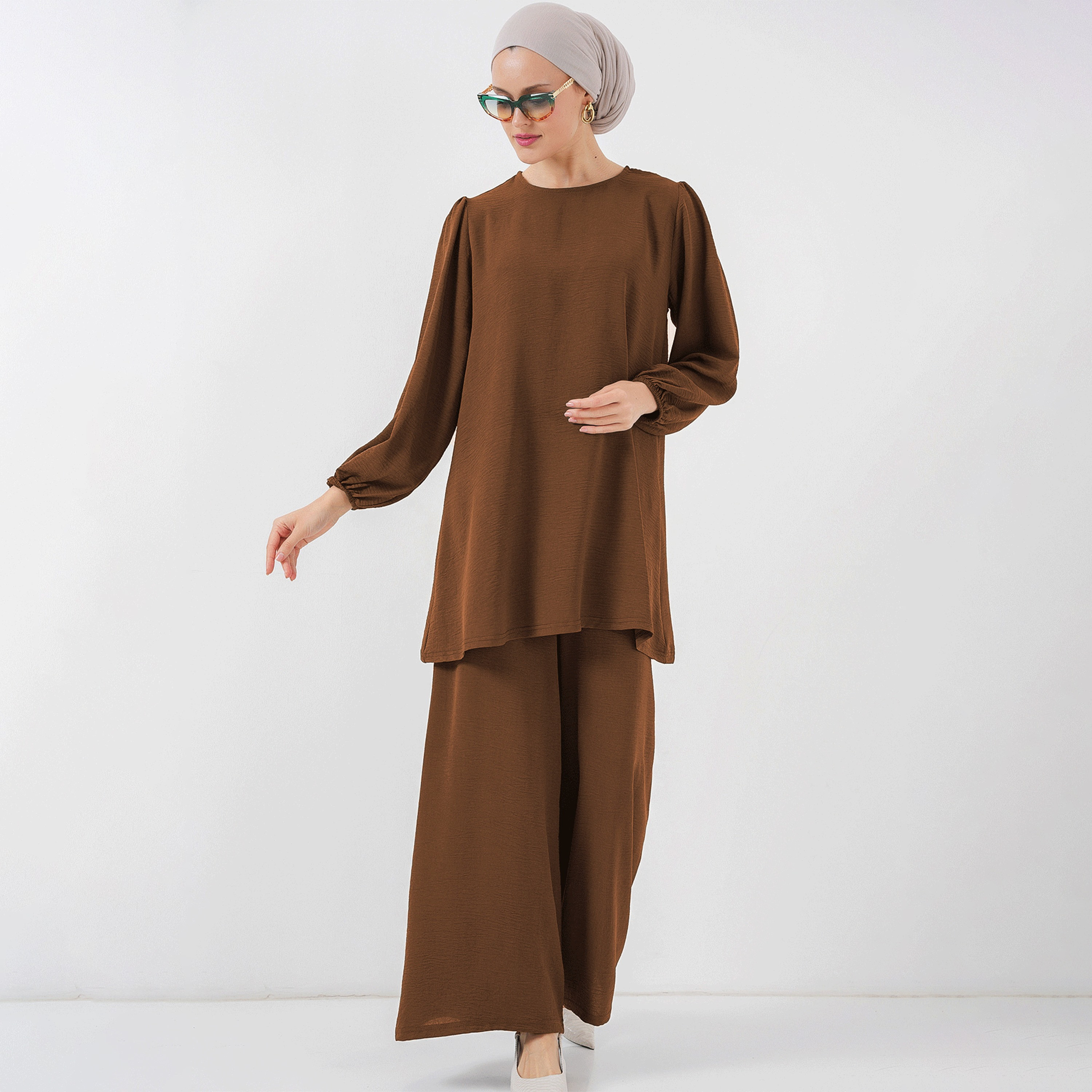 طقم نسائي بقميص تونيك بأكمام بالون منسوجة وبنطلون مع حجاب من بيجدارت-women-clothing-coordsets-image-11