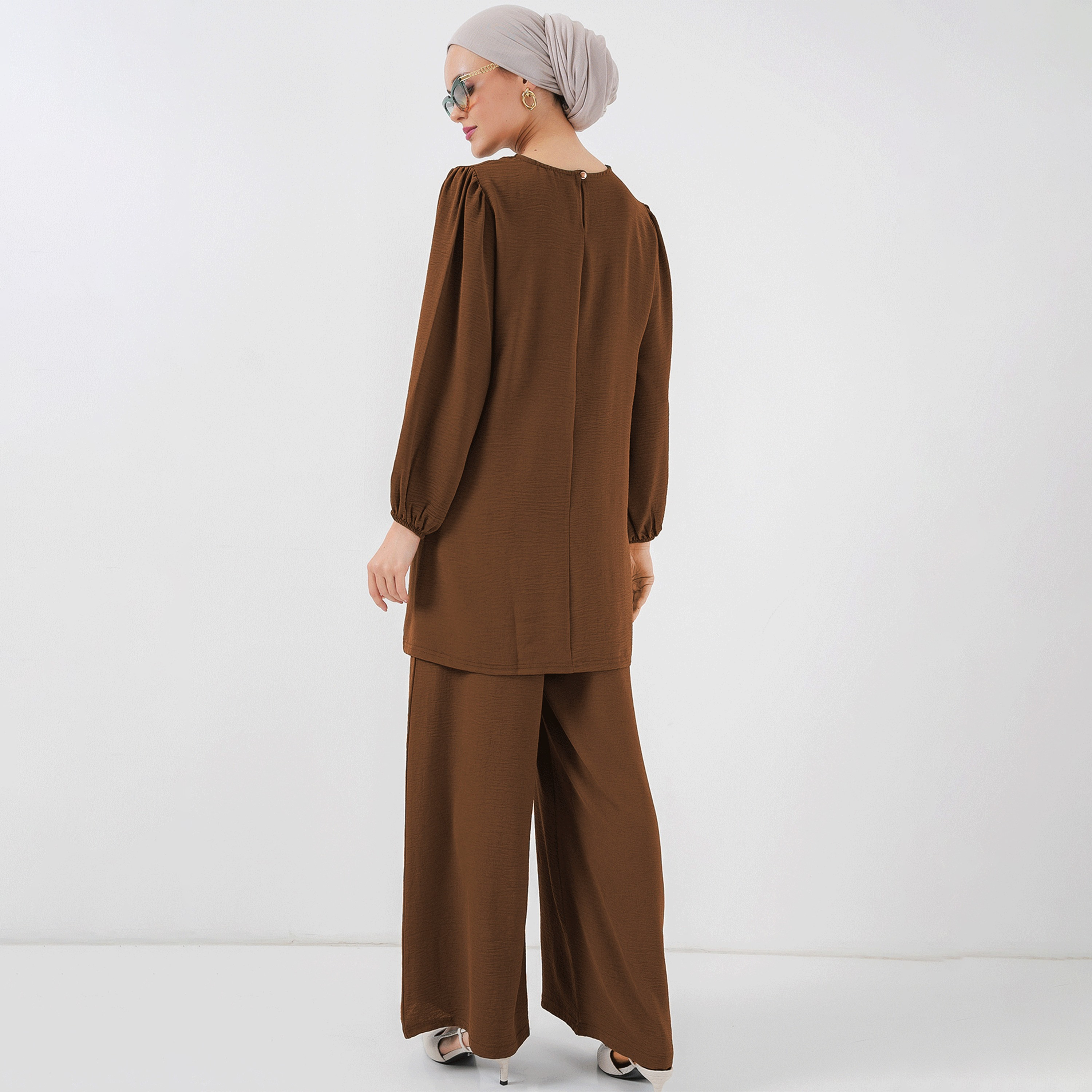 طقم نسائي بقميص تونيك بأكمام بالون منسوجة وبنطلون مع حجاب من بيجدارت-women-clothing-coordsets-image-14