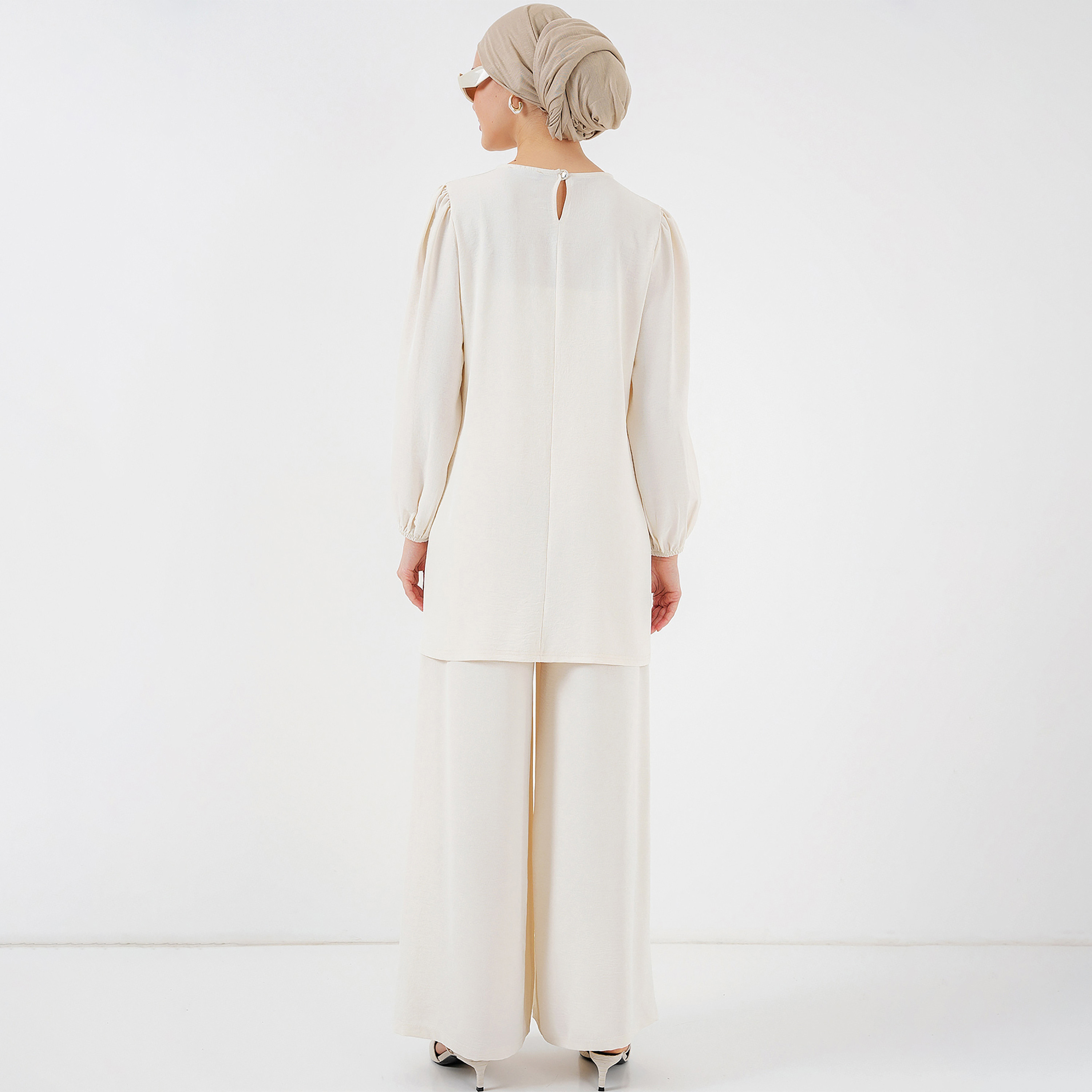 طقم نسائي بقميص تونيك بأكمام بالون منسوجة وبنطلون مع حجاب من بيجدارت-women-clothing-coordsets-image-34